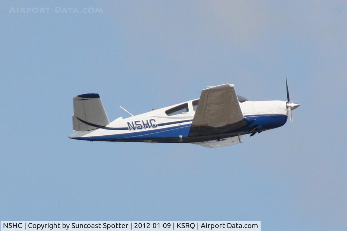 N5HC, 1972 Beech V35B Bonanza C/N D-9347, N5HC departs Runway 14 at Sarasota-Bradenton International Airport enroute to Northwest Florida Beaches International Airport