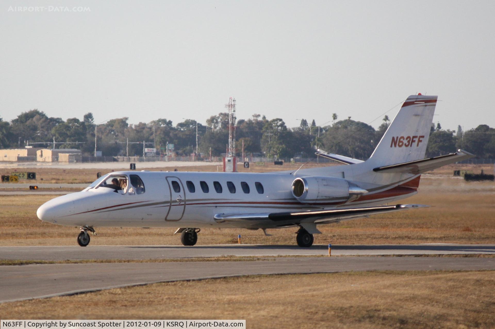 N63FF, 1990 Cessna 560 C/N 560-0063, Lennox Flight 333 taxis for departure at Sarasota-Bradenton International Airport
