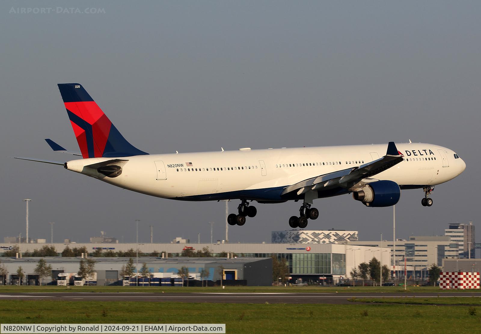 N820NW, 2007 Airbus A330-323 C/N 0859, at eham