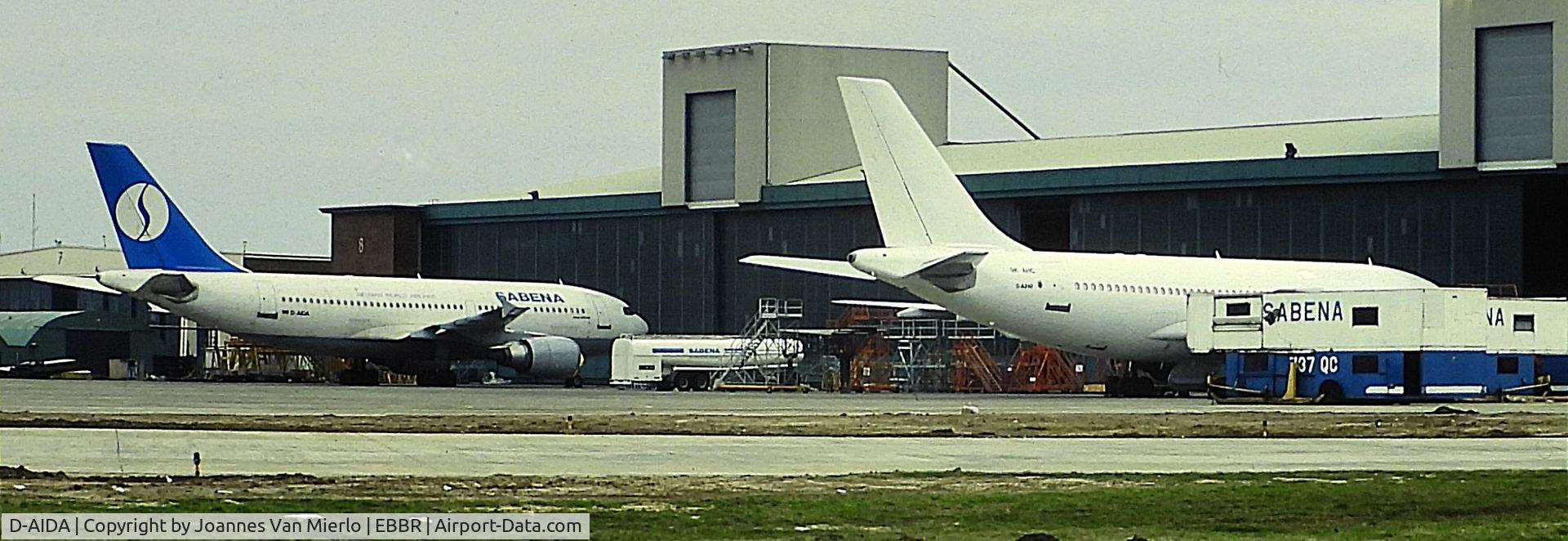 D-AIDA, 1987 Airbus A310-304/MRT C/N 434, background