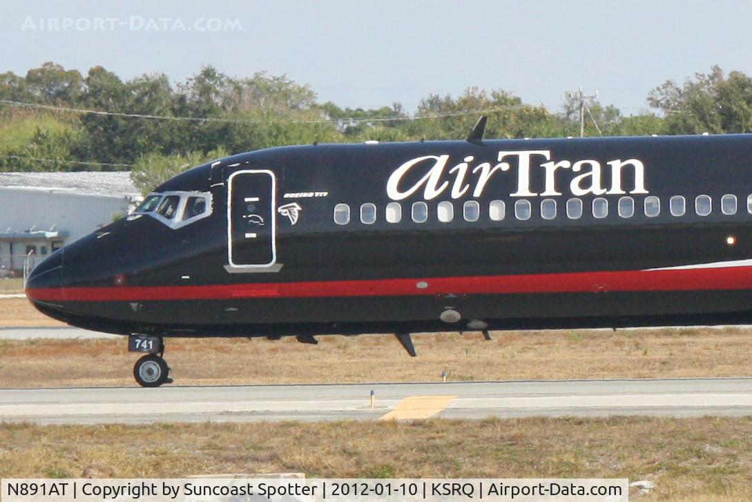 N891AT, 2004 Boeing 717-200 C/N 55043, AirTran Flight 696 (Falcons One) arrives on Runway 14 at Sarasota-Bradenton International Airport following a flight from Hartsfield-Jackson Atlanta International Airport