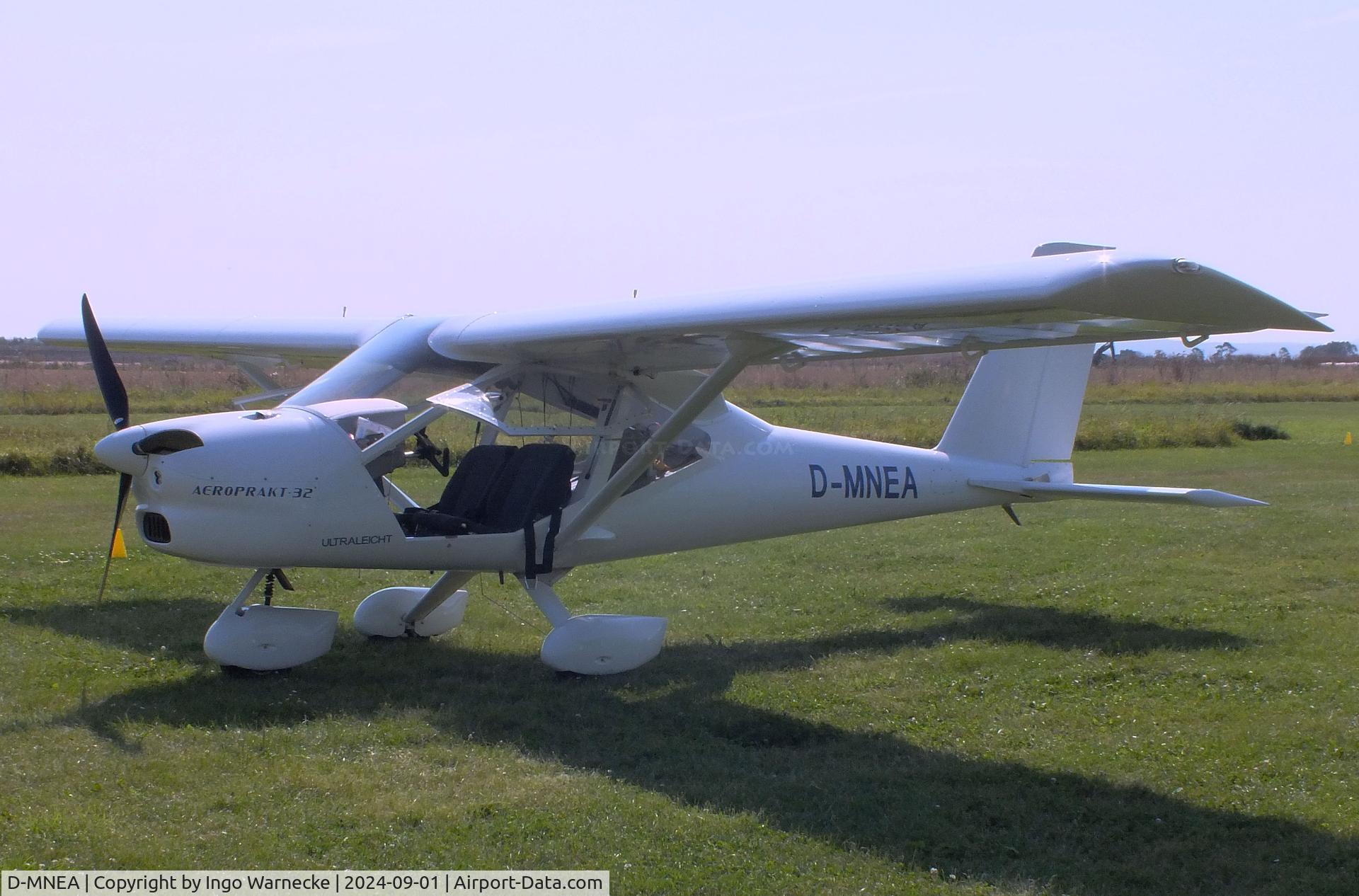 D-MNEA, Aeroprakt A32 Vixxen C/N not found_D-MNEA, Aeroprakt A32 Vixxen at the 2024 Flugplatz-Wiesenfest airfield display at Weilerswist-Müggenhausen ultralight airfield