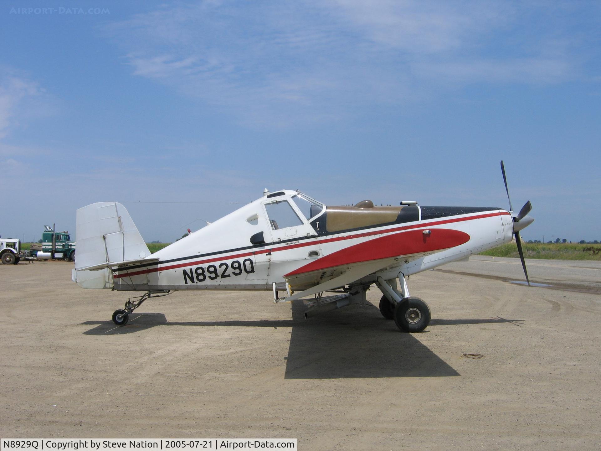 N8929Q, 1977 Rockwell International S-2R Turbo Thrush Commander C/N 2354R, Jones Aviation 1977 Ayres S2R-T34 as duster at Jones' Williams airstrip