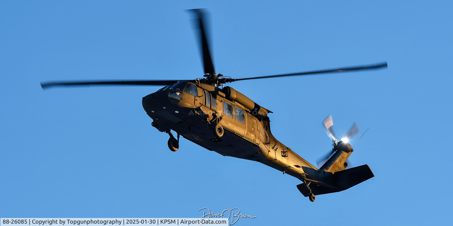 88-26085, 1989 Sikorsky UH-60L Black Hawk C/N 70.1334, BOSOX12 in from the Cape for dinner