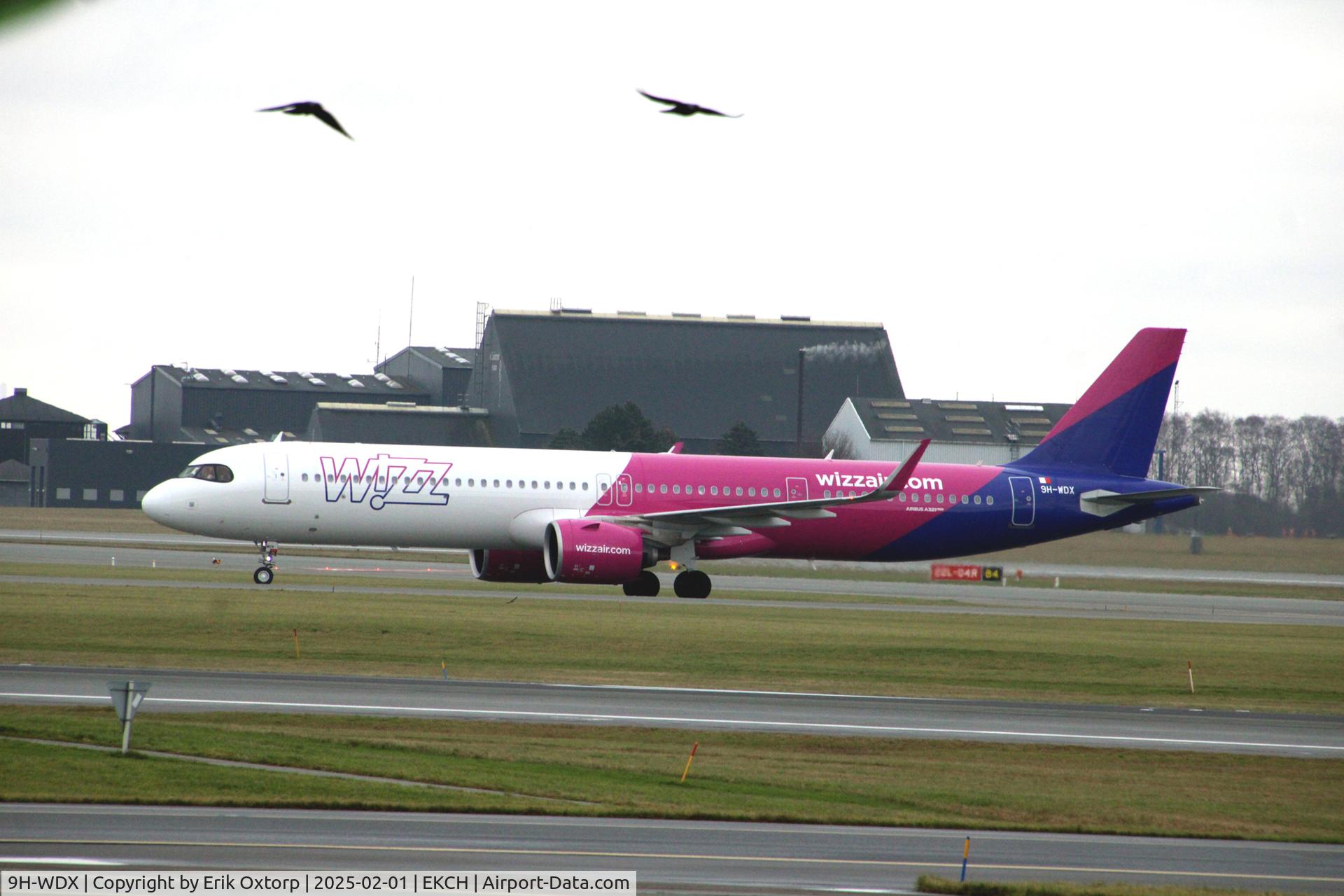 9H-WDX, Airbus 321-271NX C/N 11710, 9H-WDX landed rw 22L