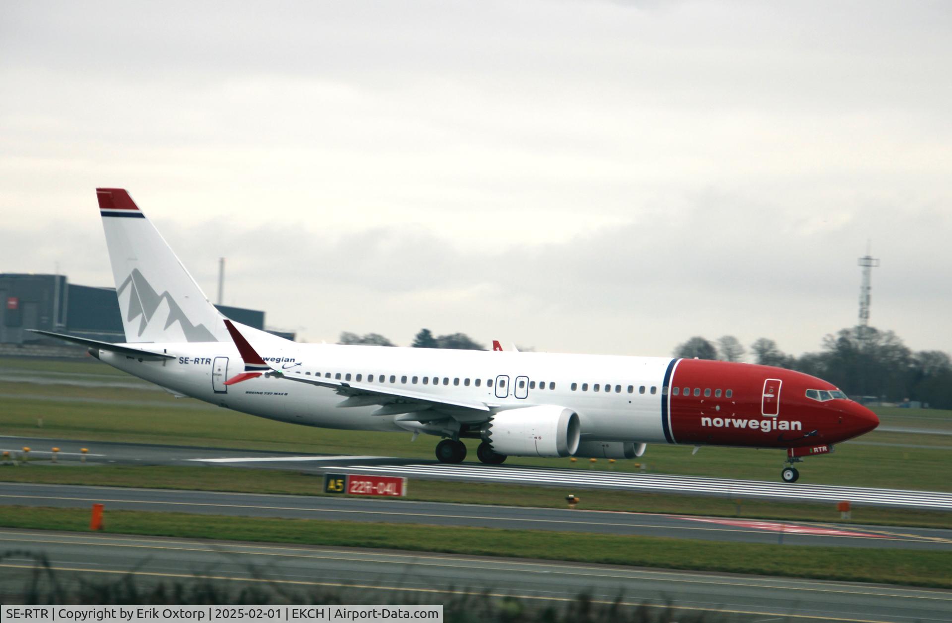 SE-RTR, 2024 Boeing 737 MAX 8 C/N 66300, SE-RTR take off rw 22R