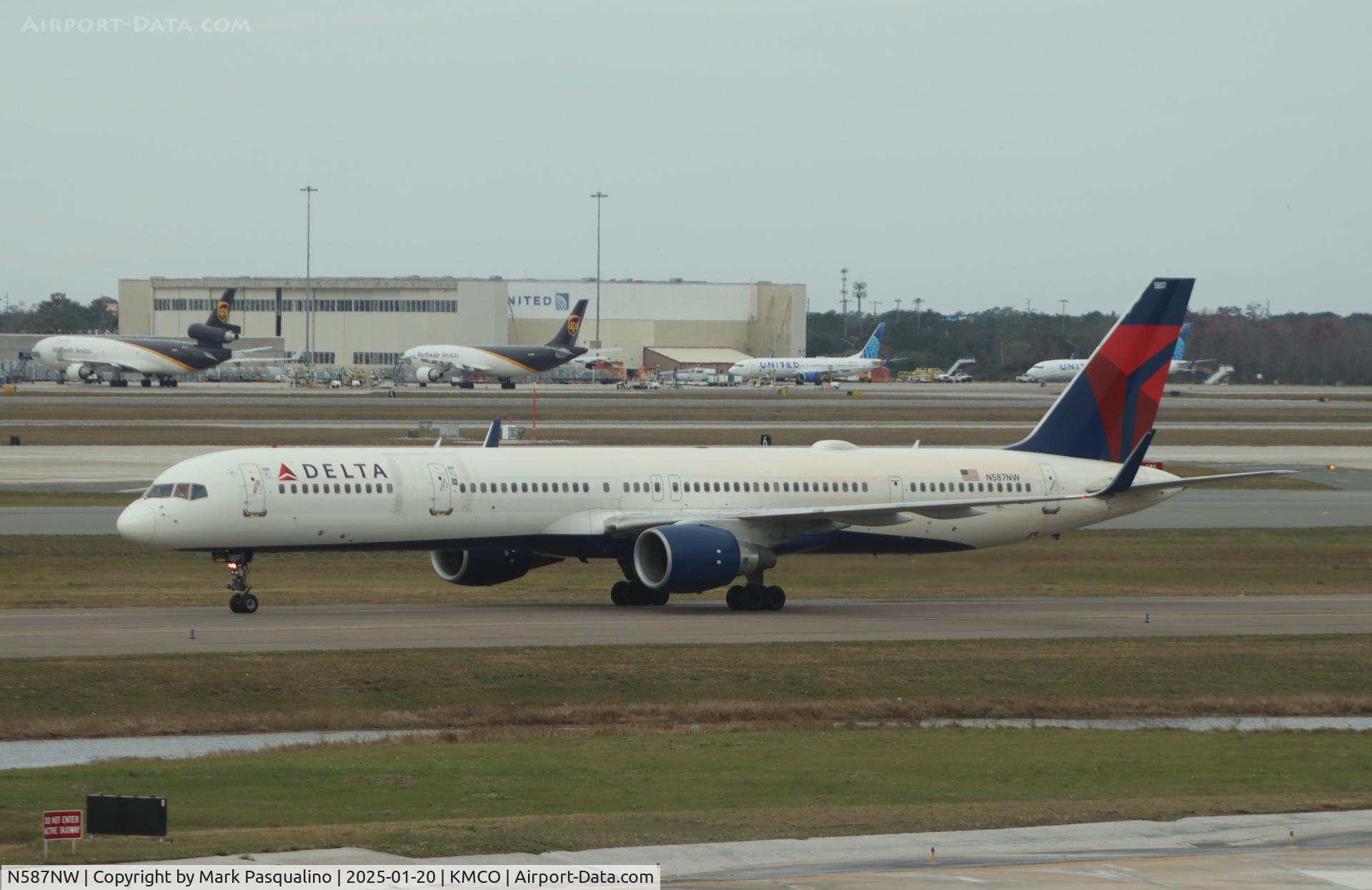 N587NW, 2002 Boeing 757-351 C/N 32986, Boeing 757-351