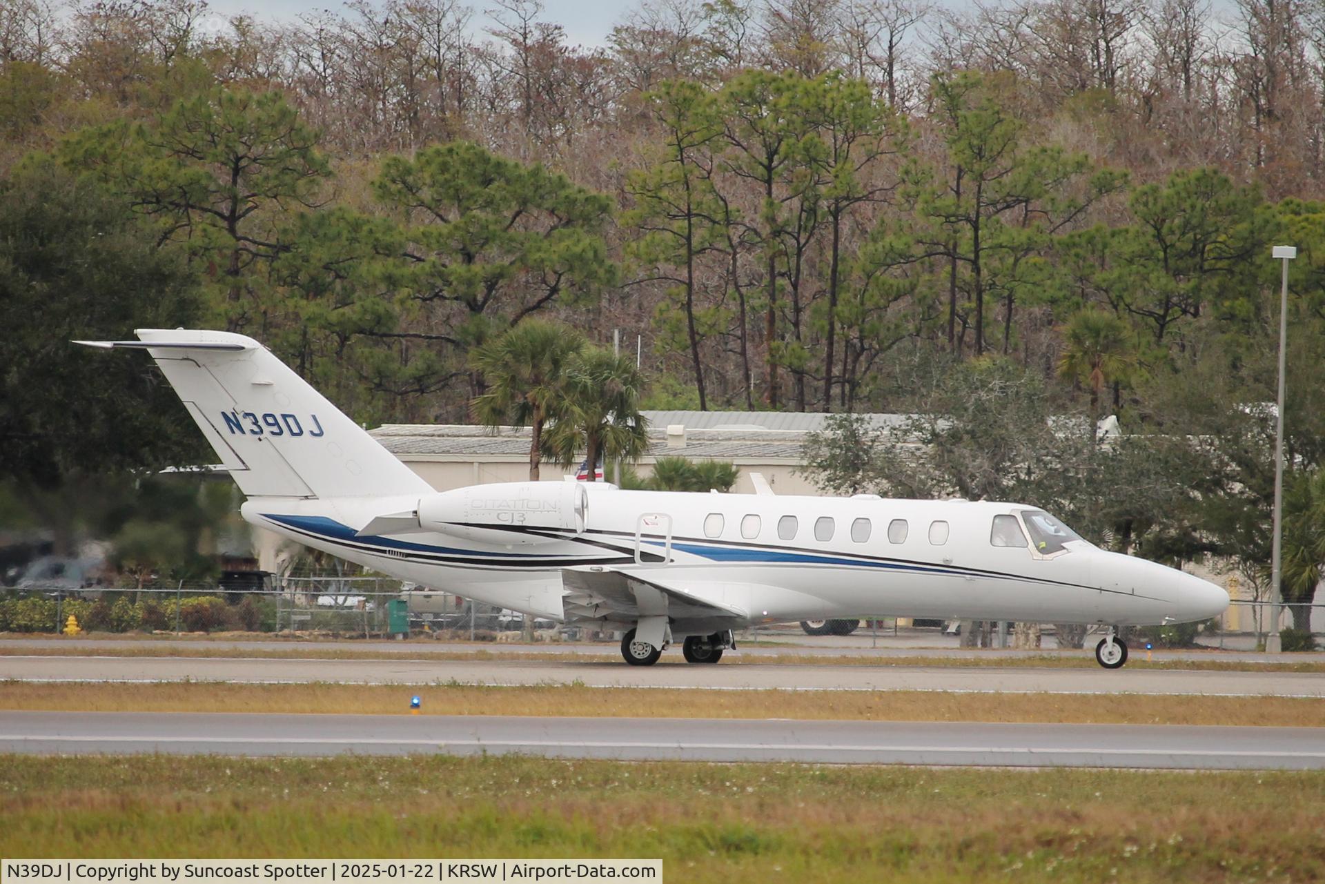 N39DJ, 2006 Cessna 525B CitationJet CJ3 C/N 525B0082, Citation 39DJ departs Runway 6 at Southwest Florida International Airport enroute to Sarasota-Bradenton International Airport