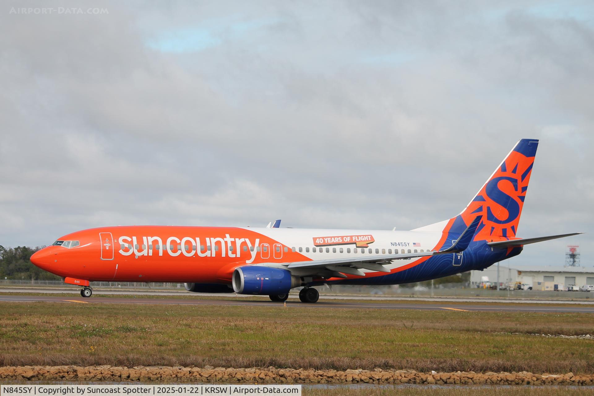 N845SY, 2011 Boeing 737-82R C/N 40727, Sun Country Flight 382 taxis at Southwest Florida International Airport prior to flight to Minneapolis-St Paul International Airport