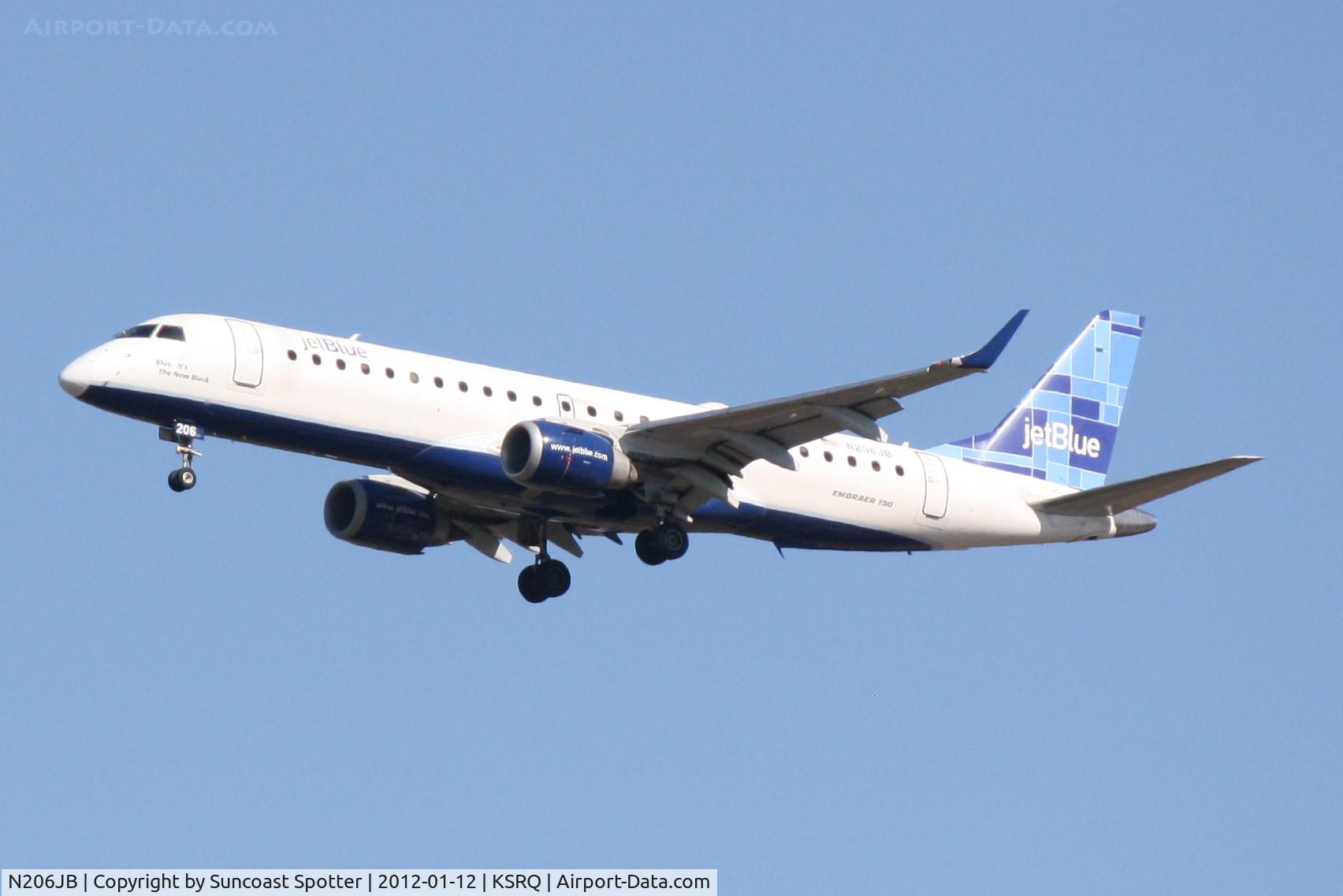 N5631U, 1969 Piper PA-28-140 C/N 28-26427, Jet Blue Flight 1187 on approach to Runway 32 at Sarasota-Bradenton International Airport following a flight from Boston Logan International Airport