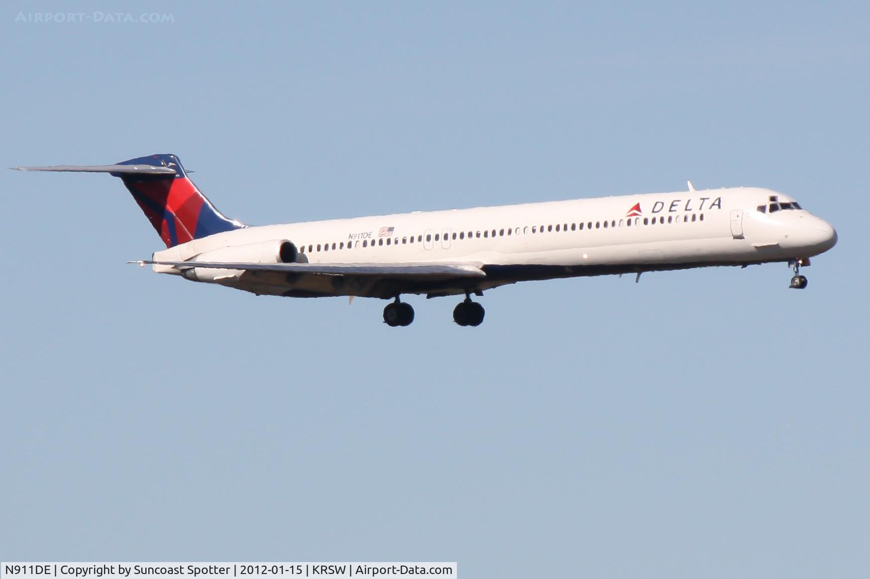 N911DE, 1992 McDonnell Douglas MD-88 C/N 49967, Delta Flight 2301 on approach to Runway 6 at Southwest Florida International Airport following a flight from Northern Kentucky International Airport