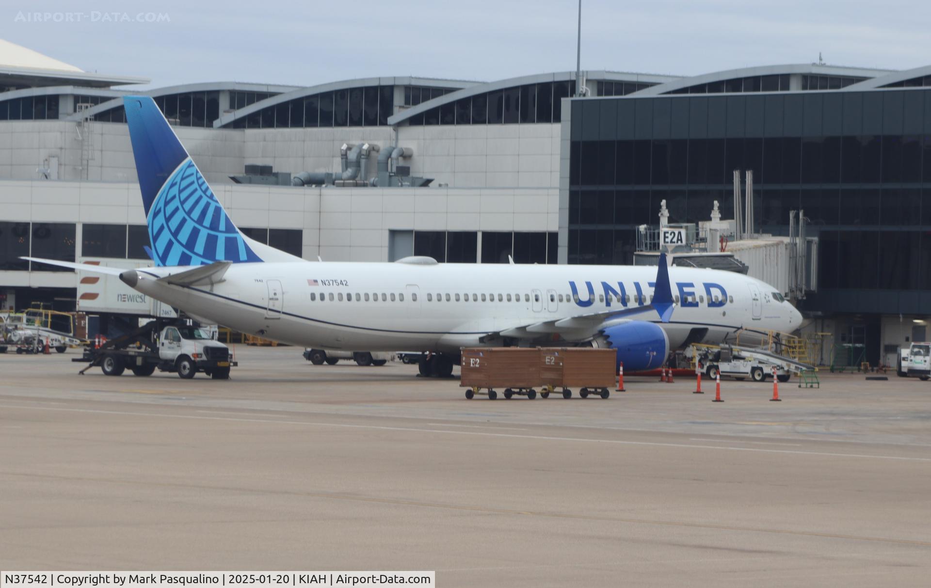 N37542, 2022 Boeing 737-9 MAX C/N 64470, Boeing 737-9 MAX