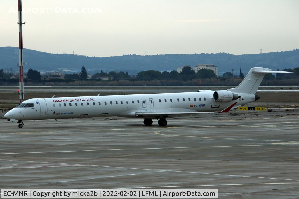 EC-MNR, 2016 Bombardier CRJ-1000 (CL-600-2E25) C/N 19052, Taxiing