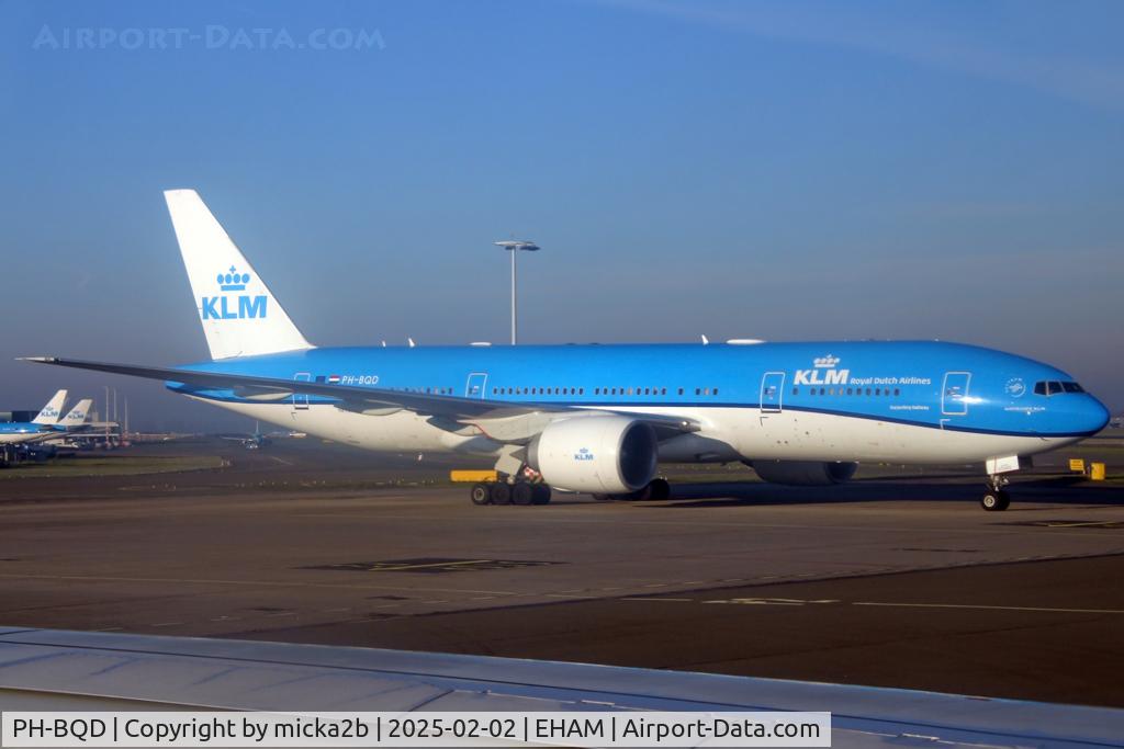 PH-BQD, 2003 Boeing 777-206/ER C/N 33713, Taxiing