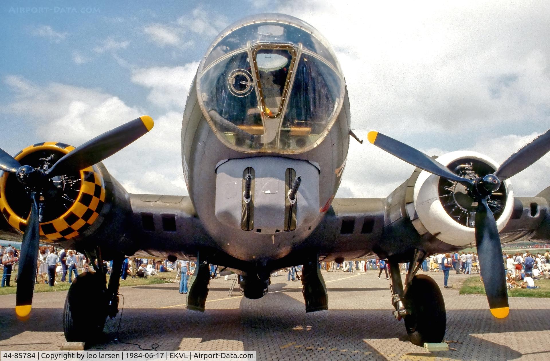 44-85784, 1944 Boeing B-17G Flying Fortress C/N 8693, Værløse Air Base Air Show 17.6.1984