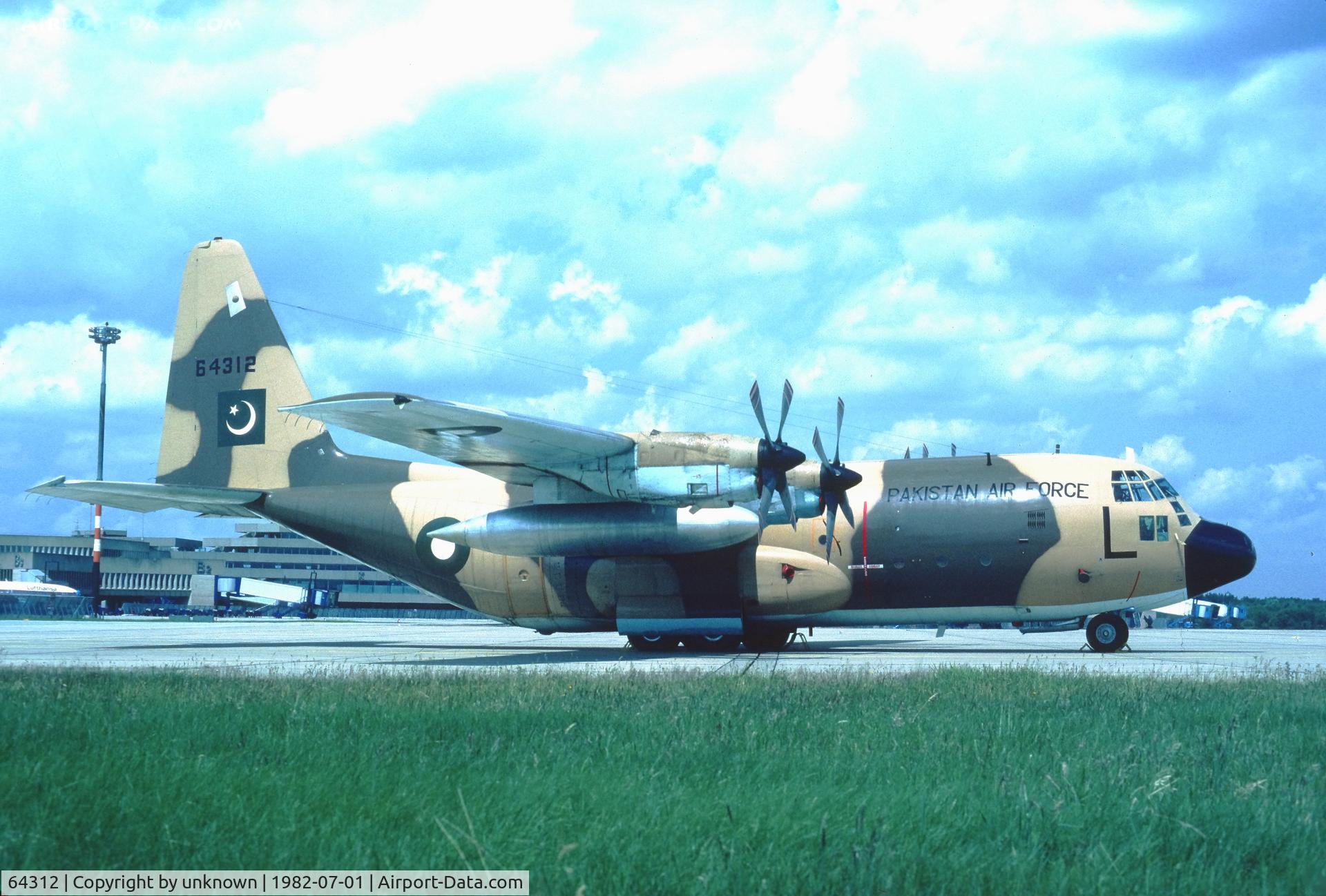 64312, Lockheed C-130E Hercules C/N 382-4153, Germany 7.1982