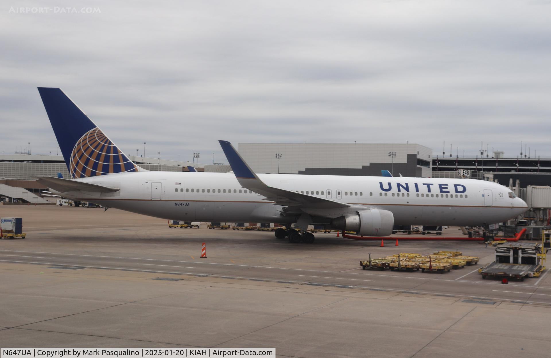 N647UA, 1992 Boeing 767-322 C/N 25284, Boeing 767-322