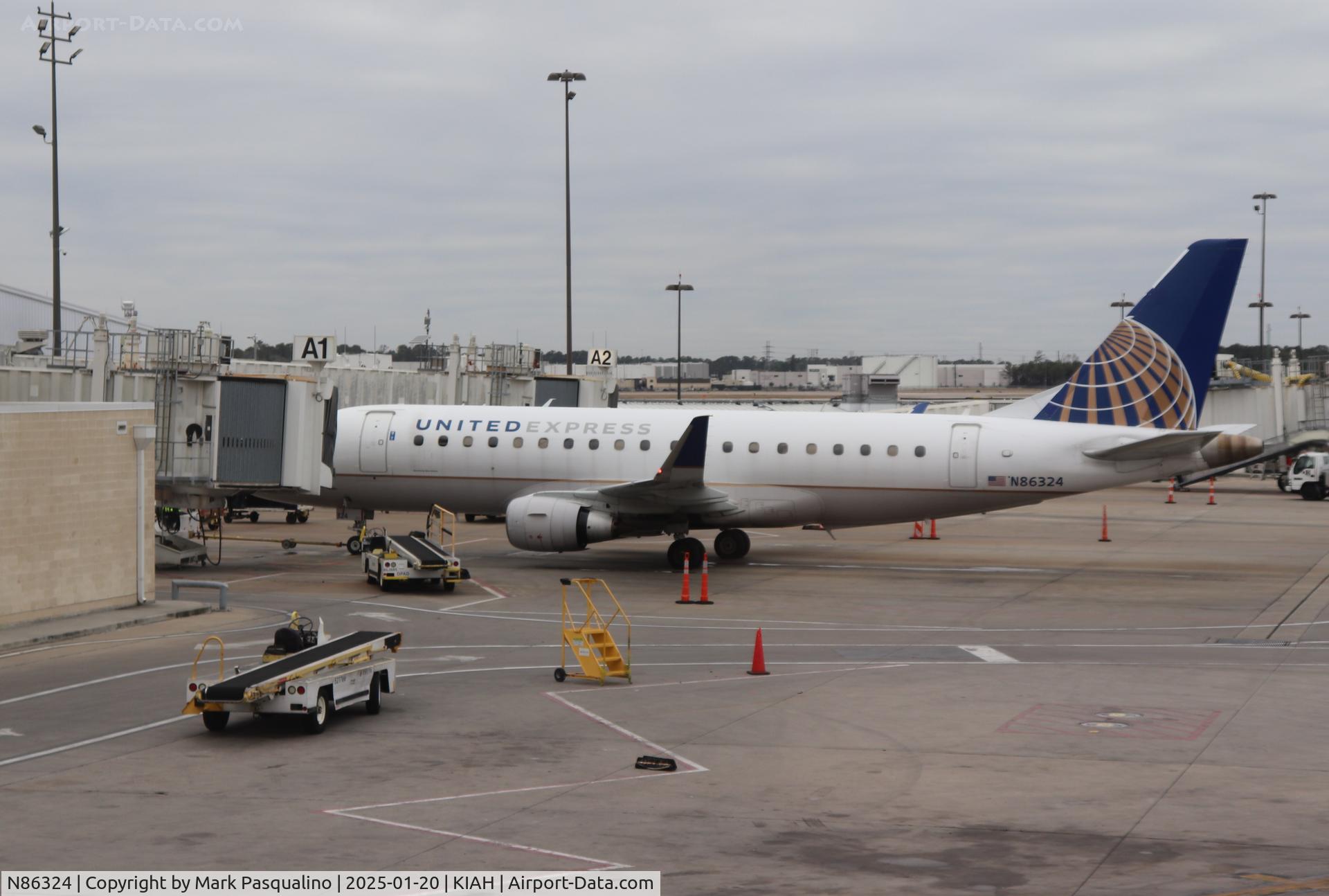 N86324, 2015 Embraer 175LR (ERJ-170-200LR) C/N 17000471, ERJ-170-200LR