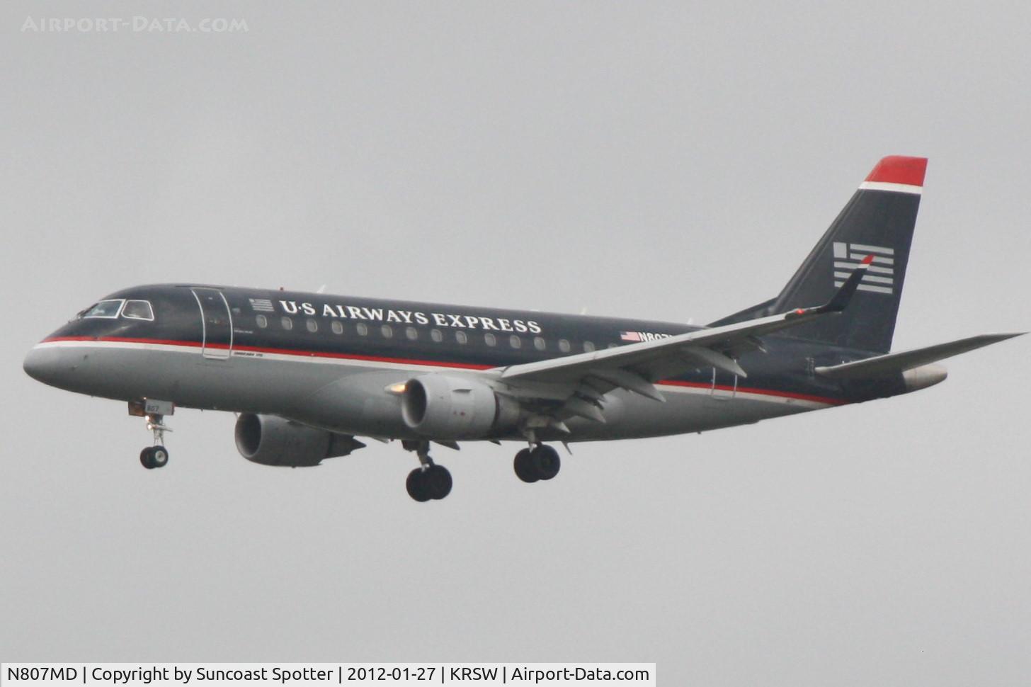 N807MD, 2004 Embraer 170SU (ERJ-170-100SU) C/N 17000020, Republic Airlines/US Airways Express Flight 3399 on approach to Runway 32 at Sarasota-Bradenton International Airport following a flight from Reagan National Airport