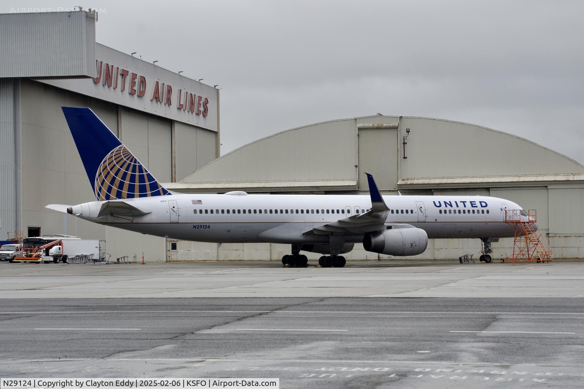 N29124, 1998 Boeing 757-224 C/N 27565, SFO 2025