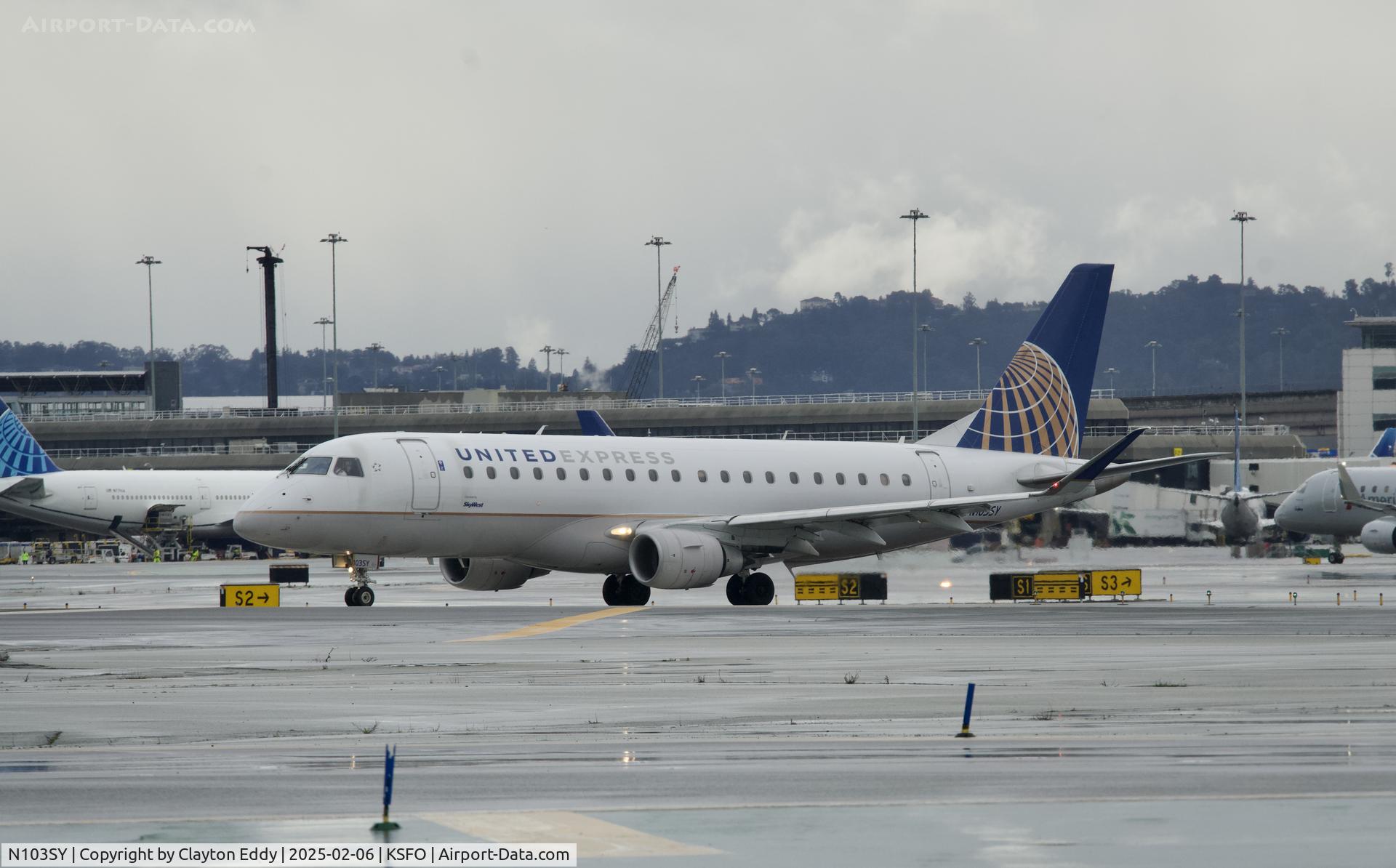 N103SY, 2014 Embraer 175LR (ERJ-170-200LR) C/N 17000390, Departing runway 10 SFO 2025