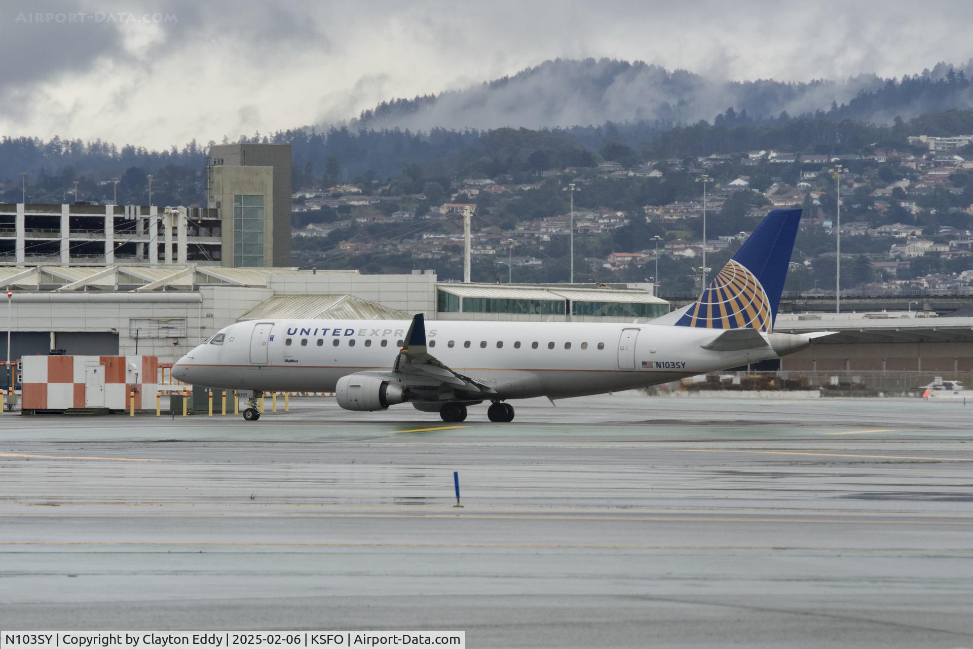 N103SY, 2014 Embraer 175LR (ERJ-170-200LR) C/N 17000390, Departing runway 10 SFO 2025