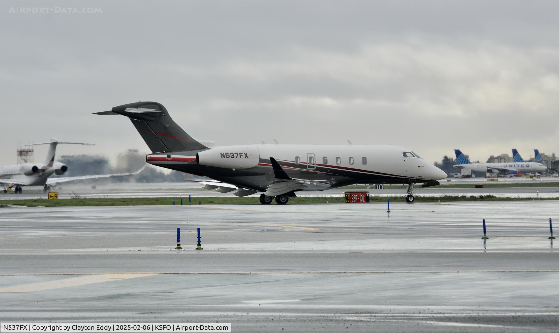 N537FX, 2007 Bombardier Challenger 300 (BD-100-1A10) C/N 20187, Departing runway 10 SFO 2025