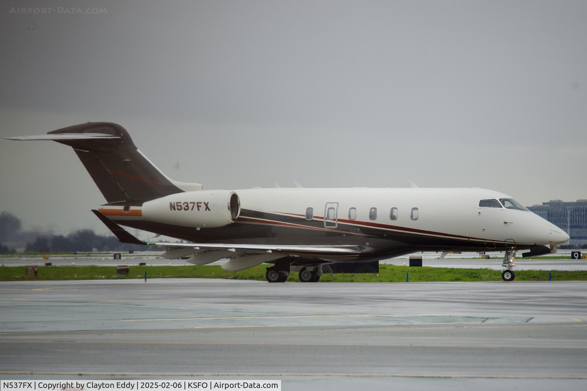 N537FX, 2007 Bombardier Challenger 300 (BD-100-1A10) C/N 20187, Departing runway 10 SFO 2025