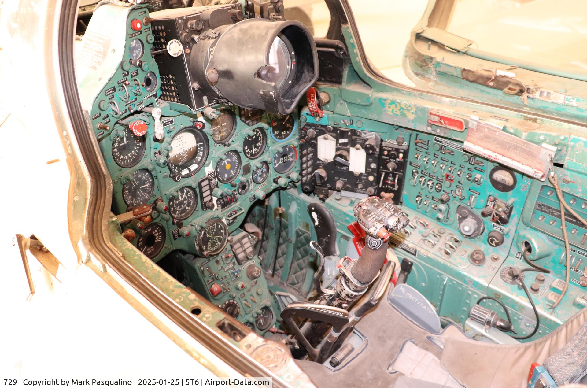 729, Mikoyan-Gurevich MiG-21SPS C/N 94A4213, MiG-21SPS