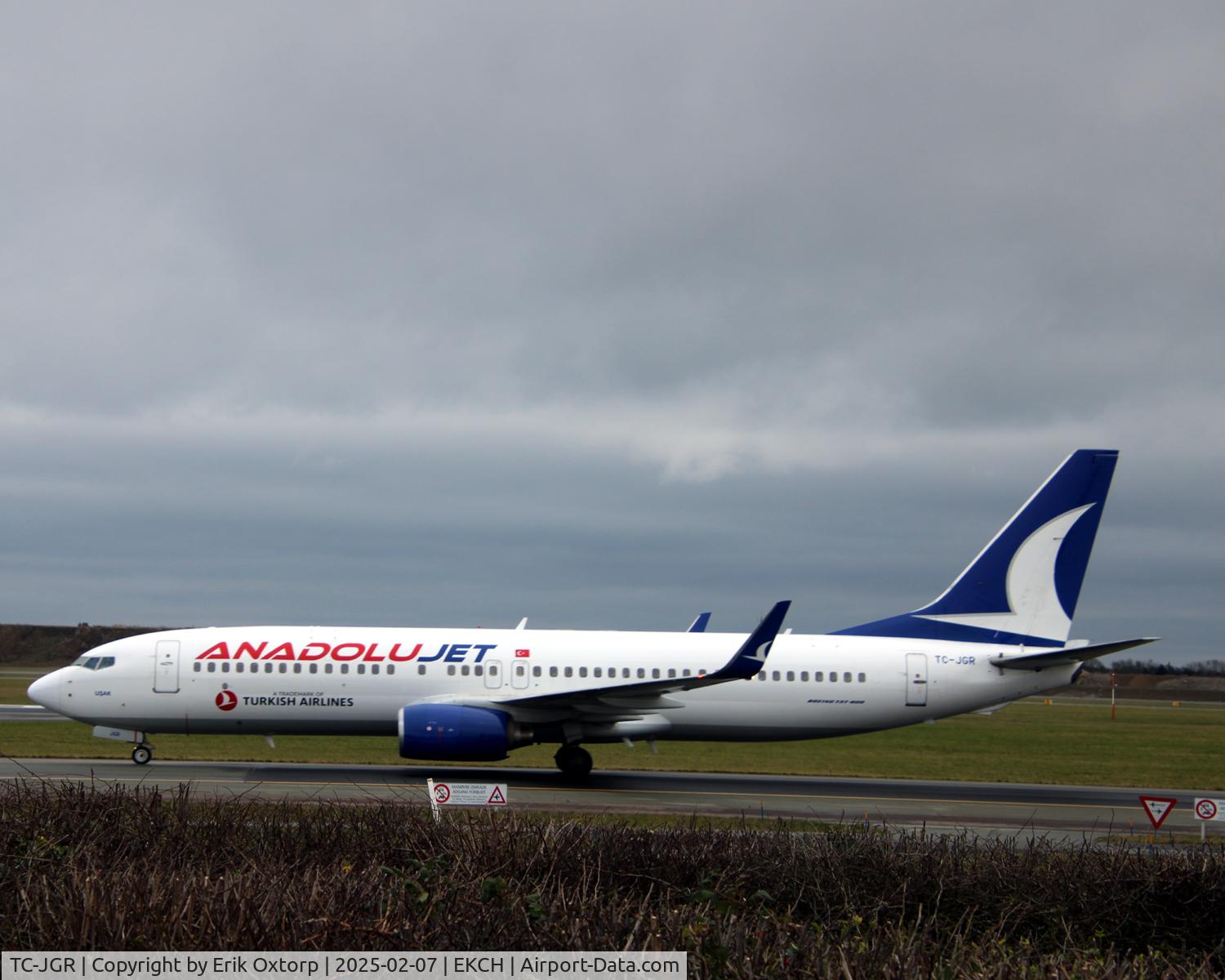 TC-JGR, 2006 Boeing 737-8F2 C/N 34415, TC-JGR landed rw 04L