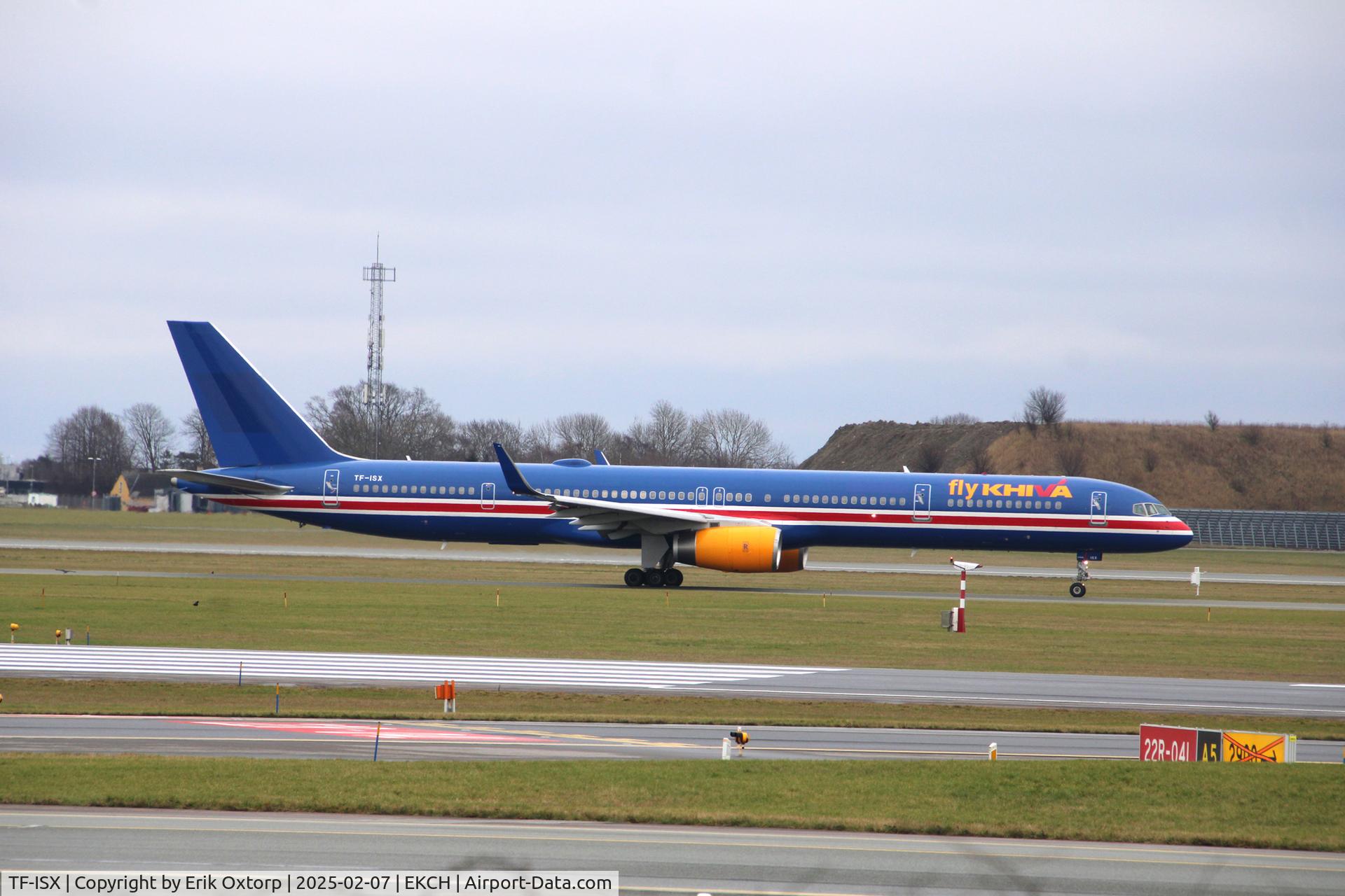 TF-ISX, 2000 Boeing 757-3E7 C/N 30179, TF-ISX taxi for take off rw 04R