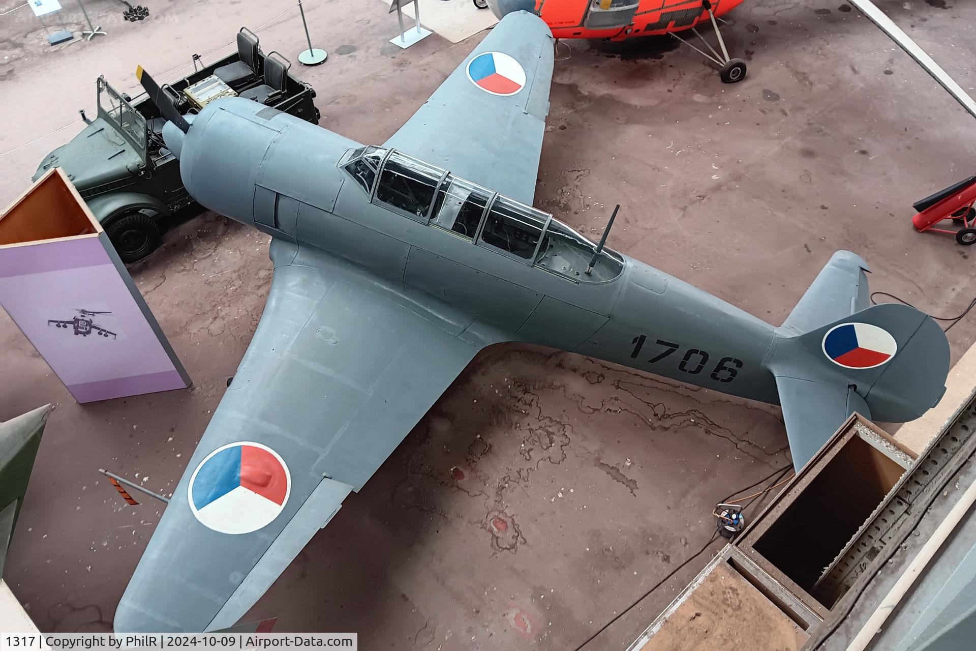 1317, 1948 Let C-11 (Yak-11) C/N 171317, '1706' (1317 Czech AF) 1948 LET Yak C-11 Czech AF Musée de l'Air de Bruxelles 