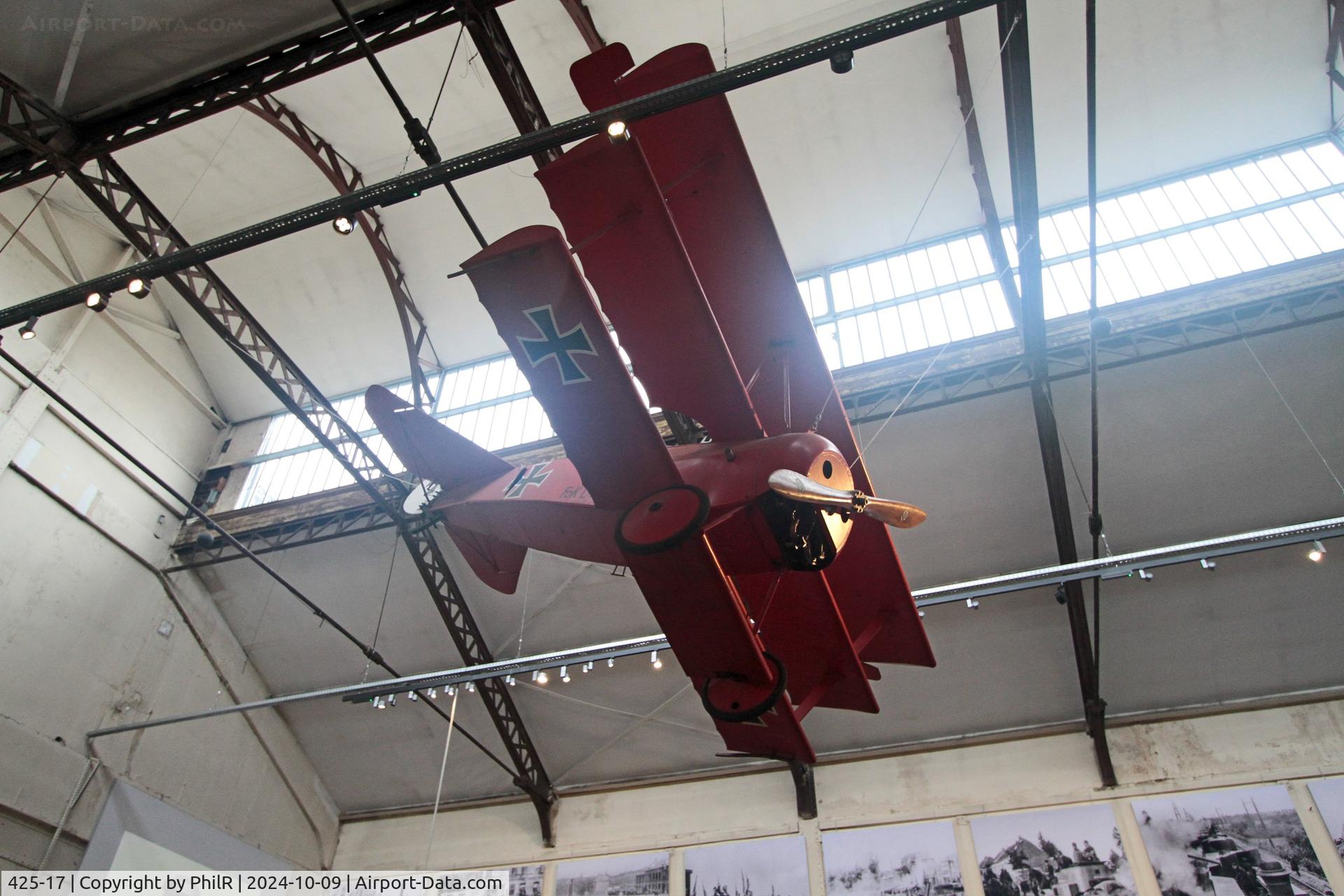 425-17, 1992 Fokker Dr.1 Triplane Replica C/N Not found 425/17 (2), '425-17' 1917 Fokker Dr l replica with original parts Musée de l'Air de Bruxelles