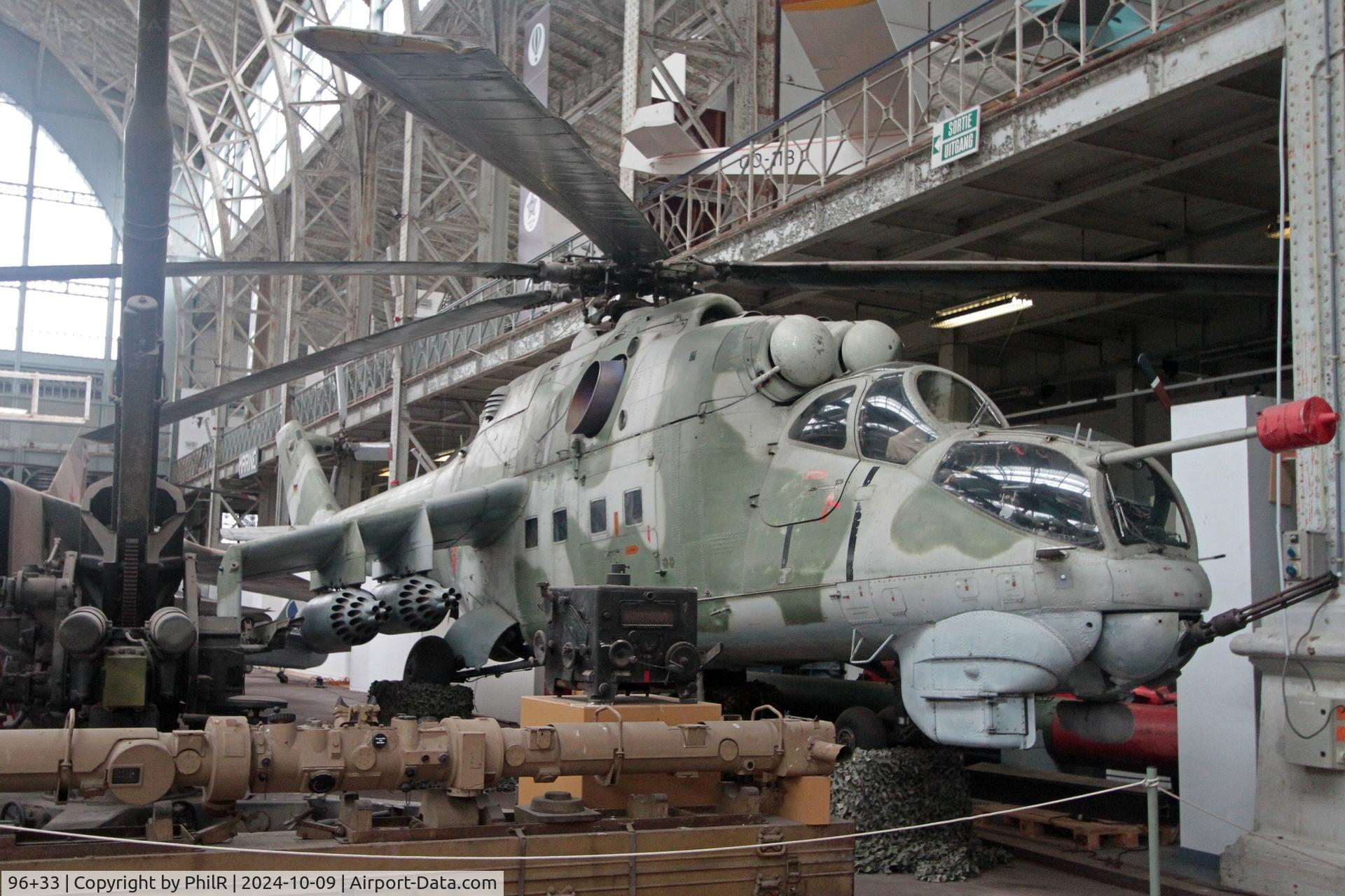 96+33, , 96+33 (528 NVA) 1983 Mil Mi-24D Hind Luftwaffe (NVA) Musée de l'Air de Bruxelles