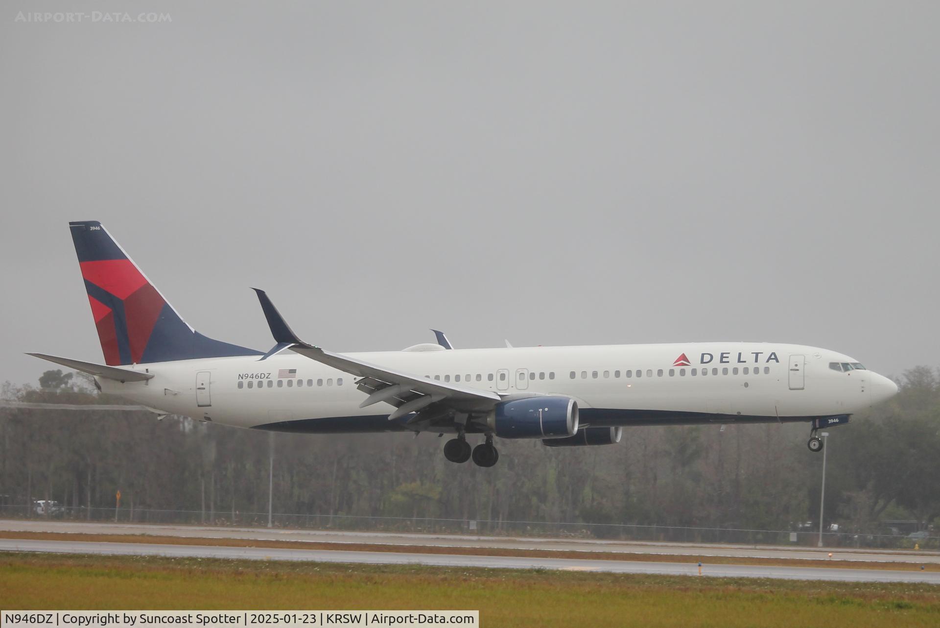 N946DZ, 2013 Boeing 737-9GP/ER C/N 38730, Delta Flight 1196 arrives on Runway 6 at Southwest Florida International Airport following flight from Hartsfield-Jackson Atlanta International Airport