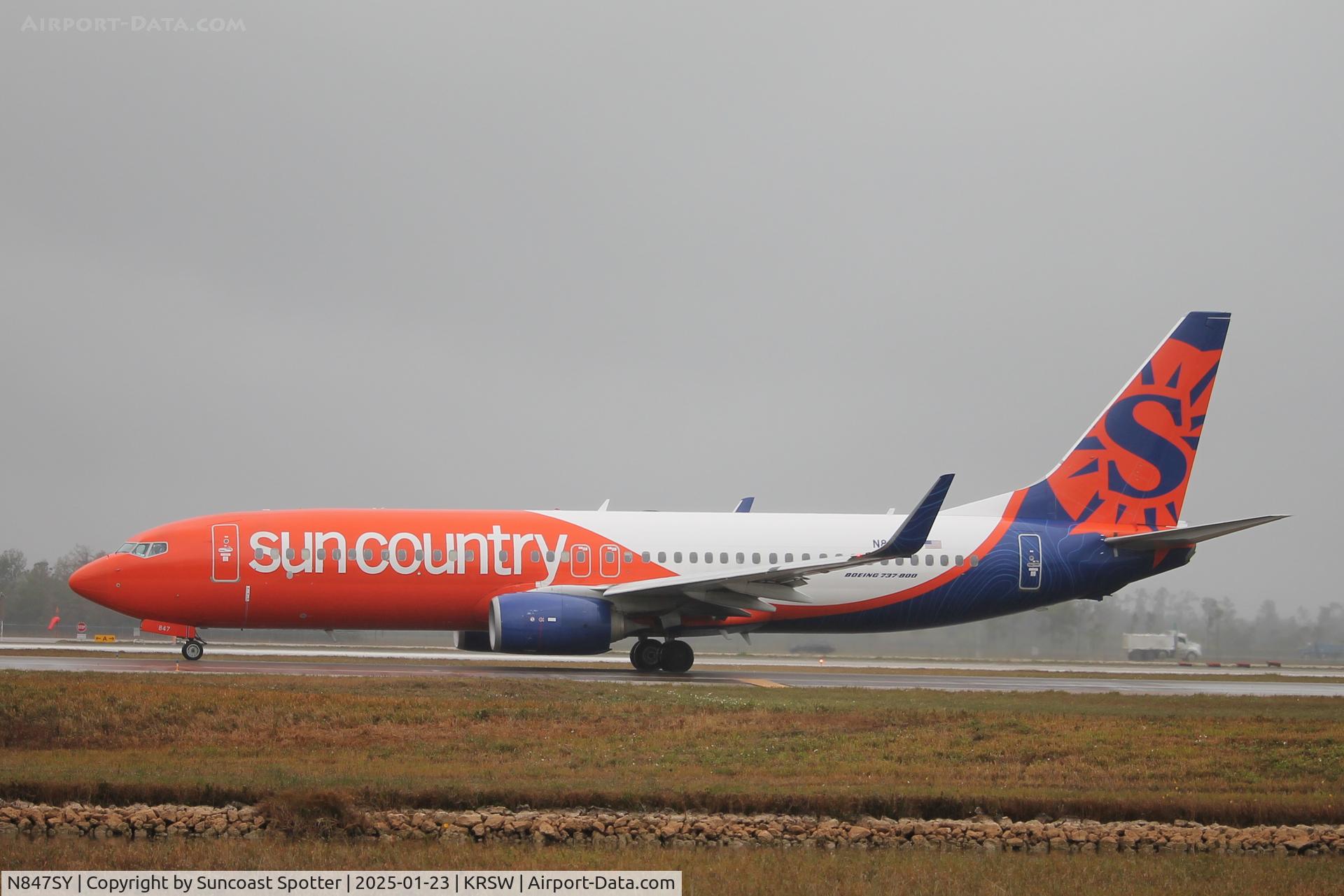 N847SY, 2013 Boeing 737-8JP C/N 39028, Sun Country Flight 176 taxis at Southwest Florida International Airport prior to flight to General Mitchell International Airport