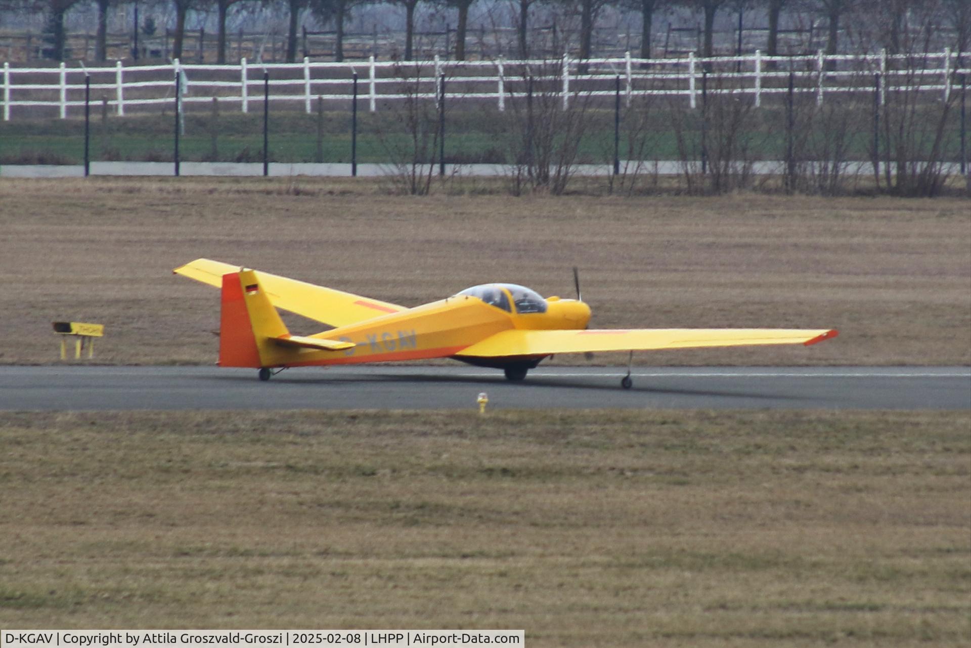 D-KGAV, Scheibe SF-25C Falke 2000 C/N 44567, LHPP - Pécs-Pogány Airport, Hungary