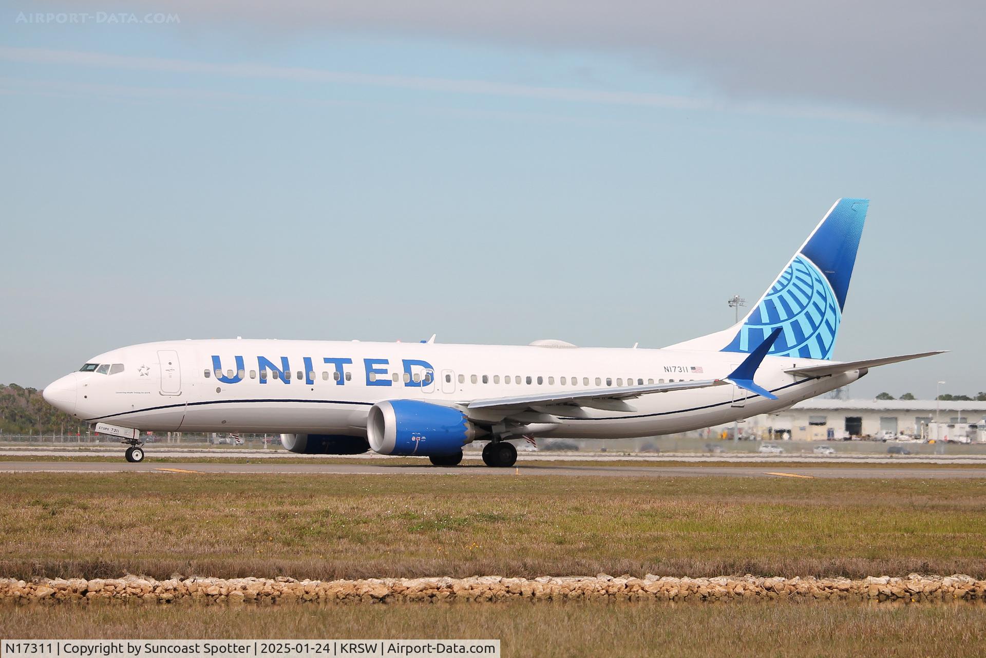 N17311, 2023 Boeing 737 MAX 8 C/N 67567, United Flight 661 taxis at Southwest Florida International Airport prior to flight to Newark-Liberty International Airport