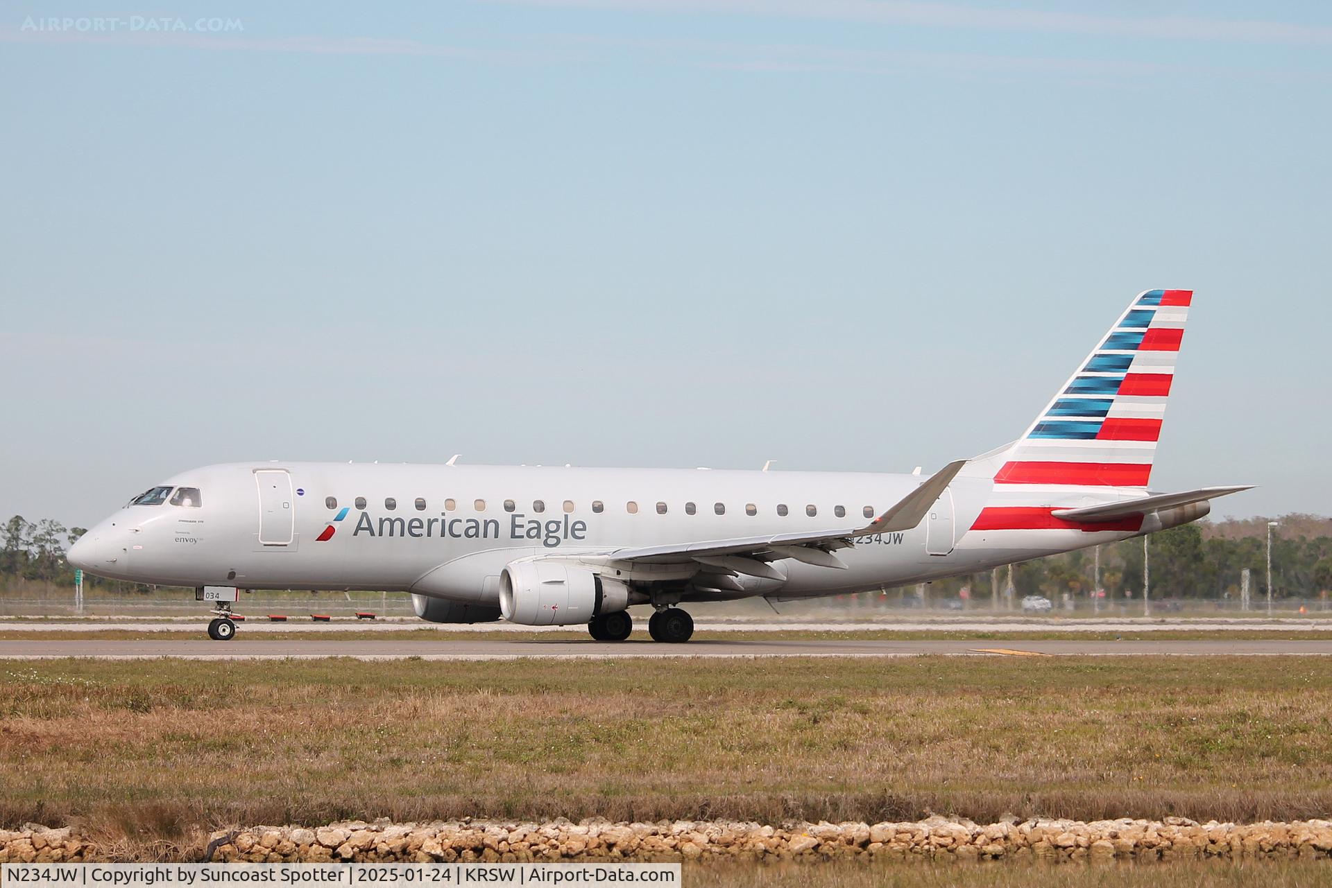 N234JW, 2016 Embraer 175LR (ERJ-170-200LR) C/N 17000566, American Flight 3785 operated by Envoy taxis at Southwest Florida International Airport prior to flight to Reagan National Airport