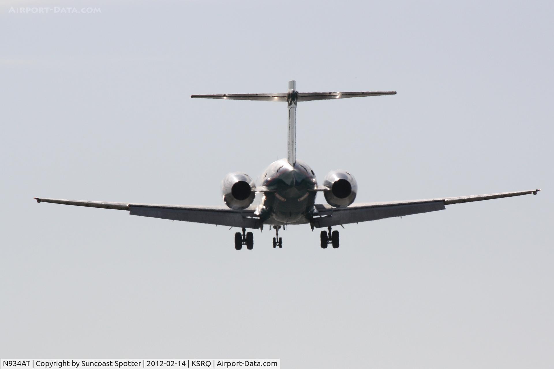 N934AT, 2000 Boeing 717-200 C/N 55070, AirTran Flight 1228 arrives on Runway 14 at Sarasota-Bradenton International Airport following a flight from Indianapolis International Airport