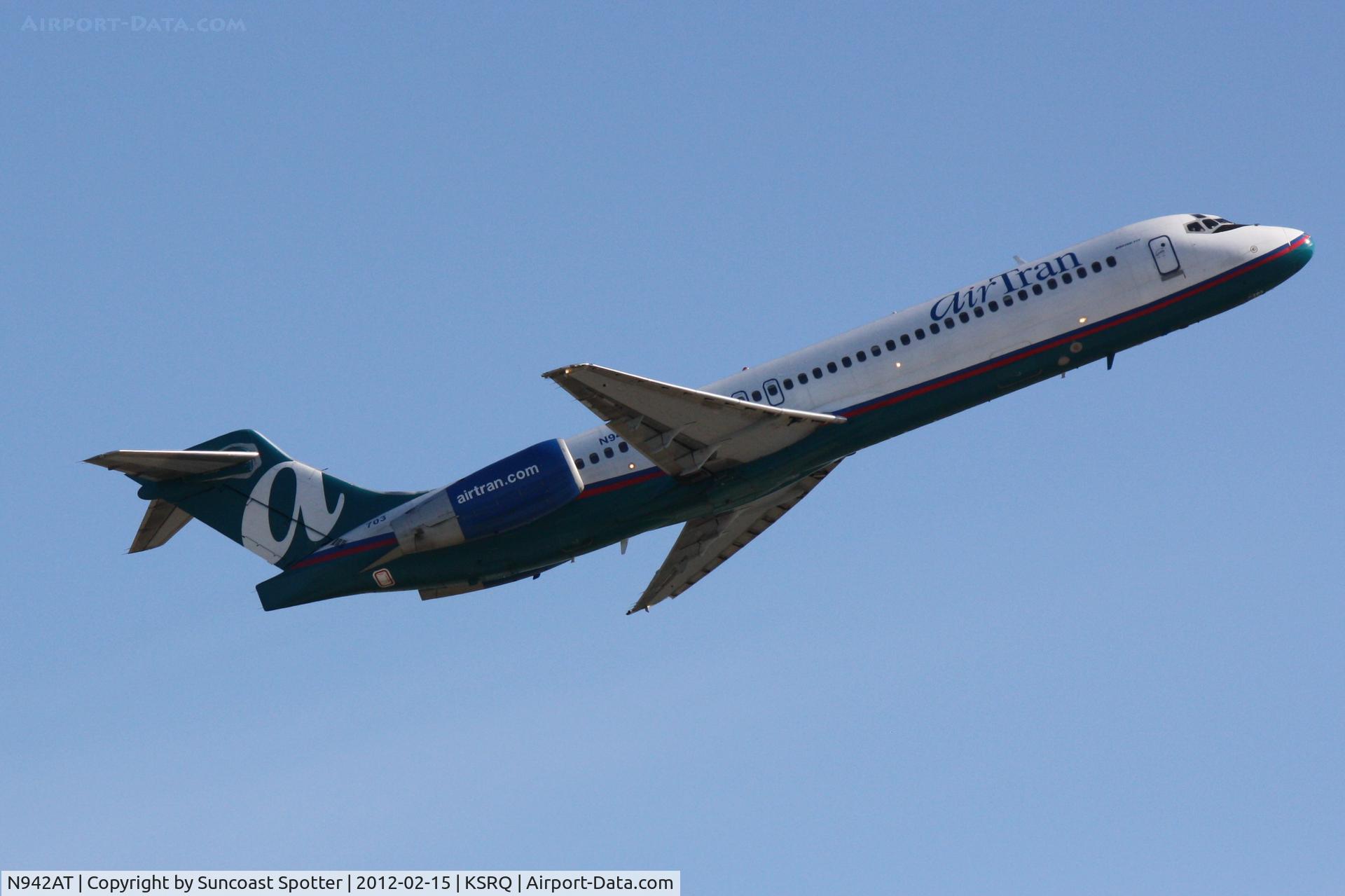 N942AT, 1999 Boeing 717-200 C/N 55005, AirTran Flight 1219 departs Runway 14 at Sarasota-Bradenton International Airport enroute to Chicago-Midway International Airport