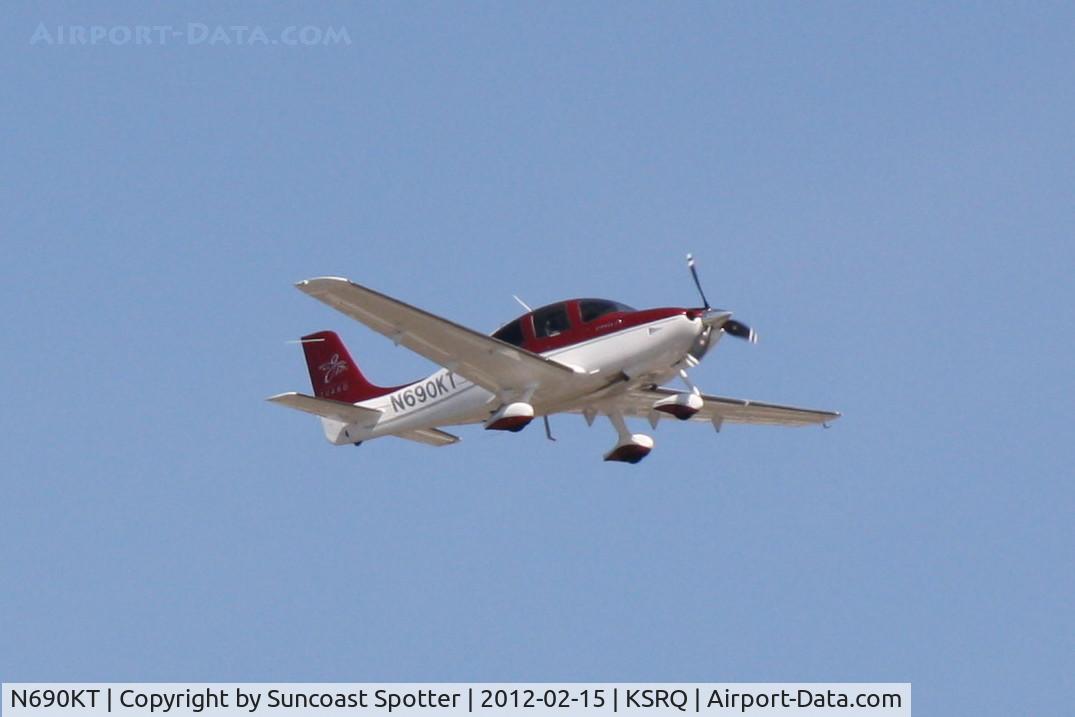 N690KT, 2008 Cirrus SR22 C/N 3299, N690KT departs Runway 14 at Sarasota-Bradenton International Airport