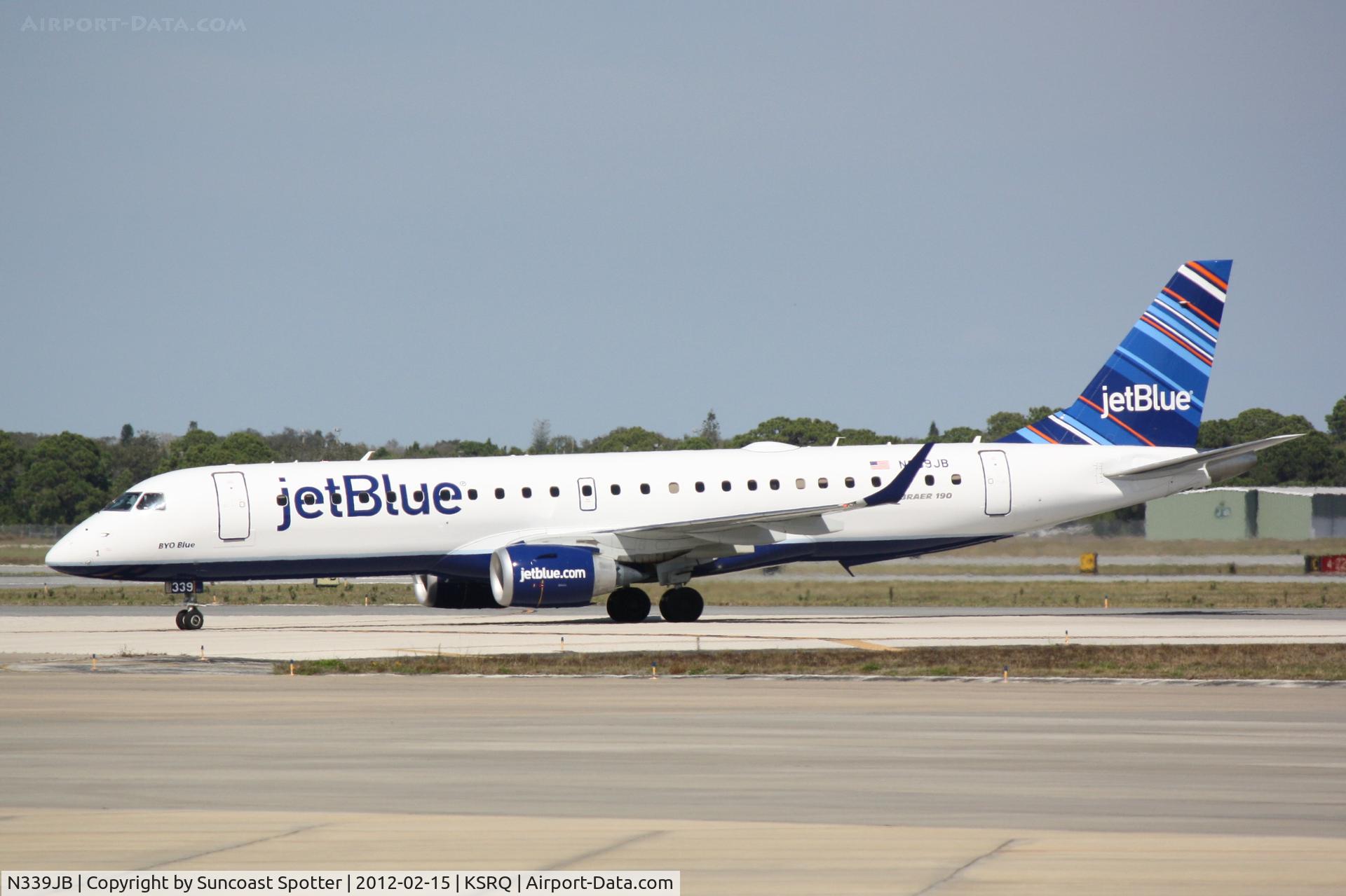 N339JB, 2011 Embraer ERJ-190-100 IGW 190AR C/N 19000490, JetBlue Flight 1187 arrives on Runway 14 at Sarasota-Bradenton International Airport following a flight from Boston Logan International Airport