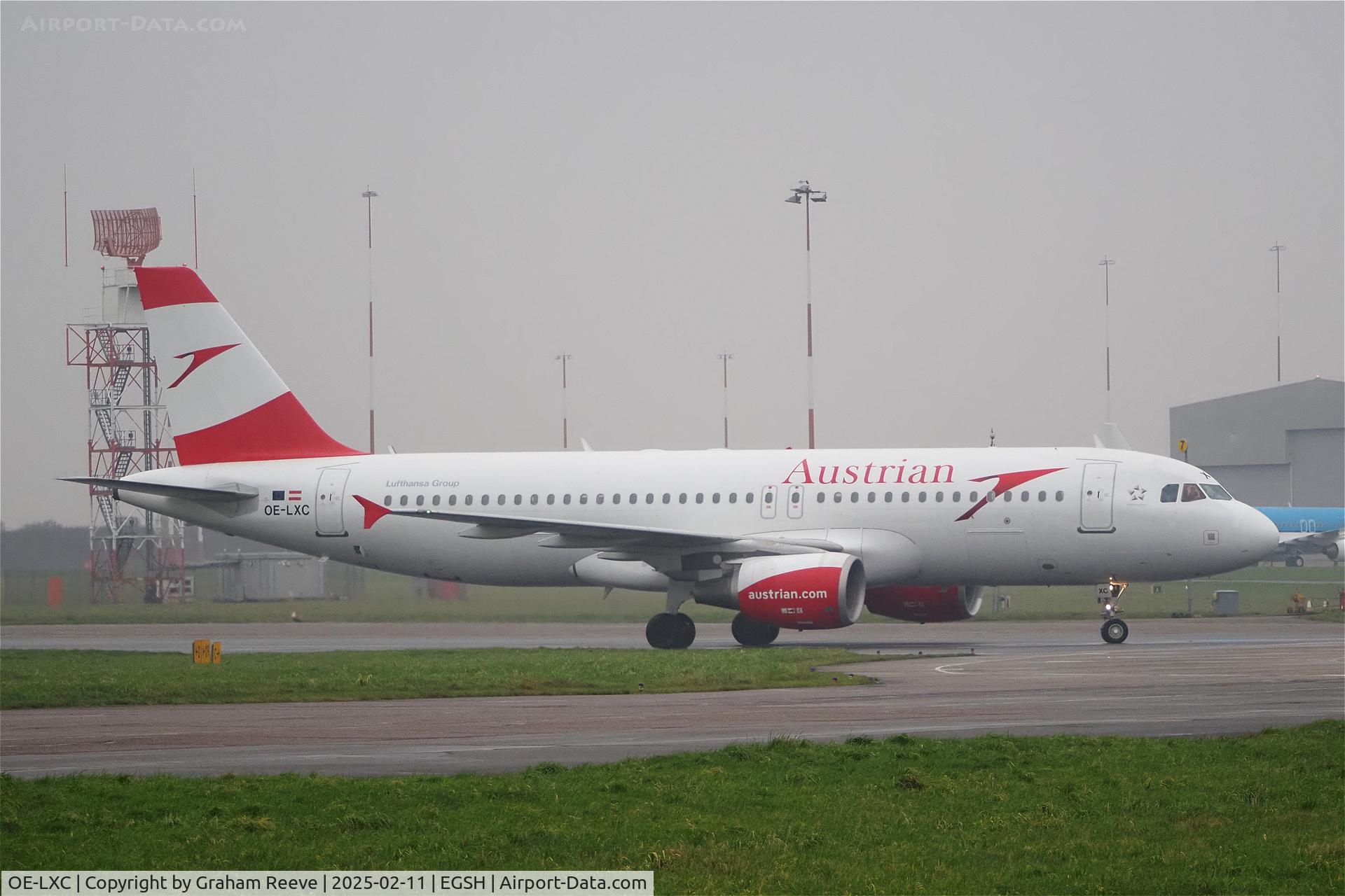 OE-LXC, 2008 Airbus A320-216 C/N 3502, Just landed at Norwich.