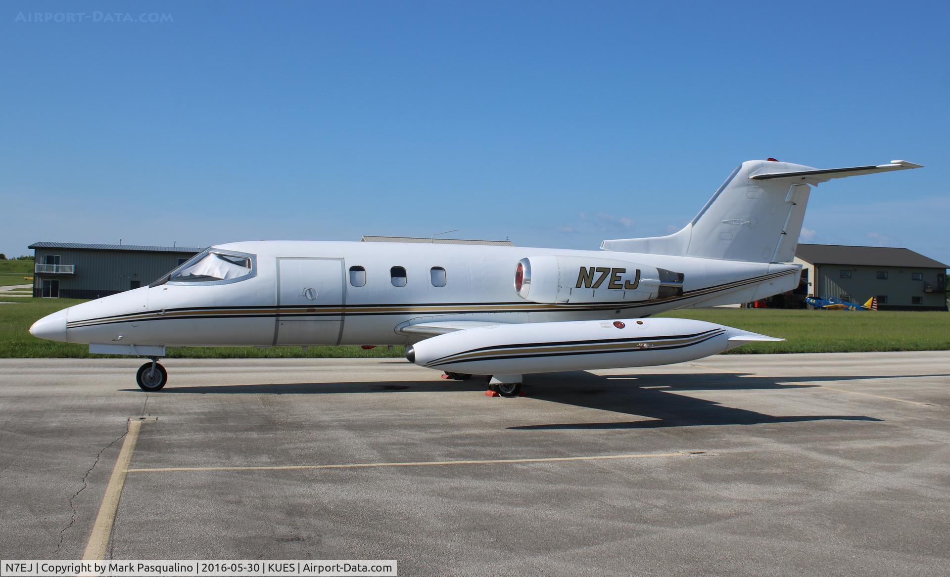 N7EJ, 1976 Gates Learjet 24E C/N 343, Learjet 24E