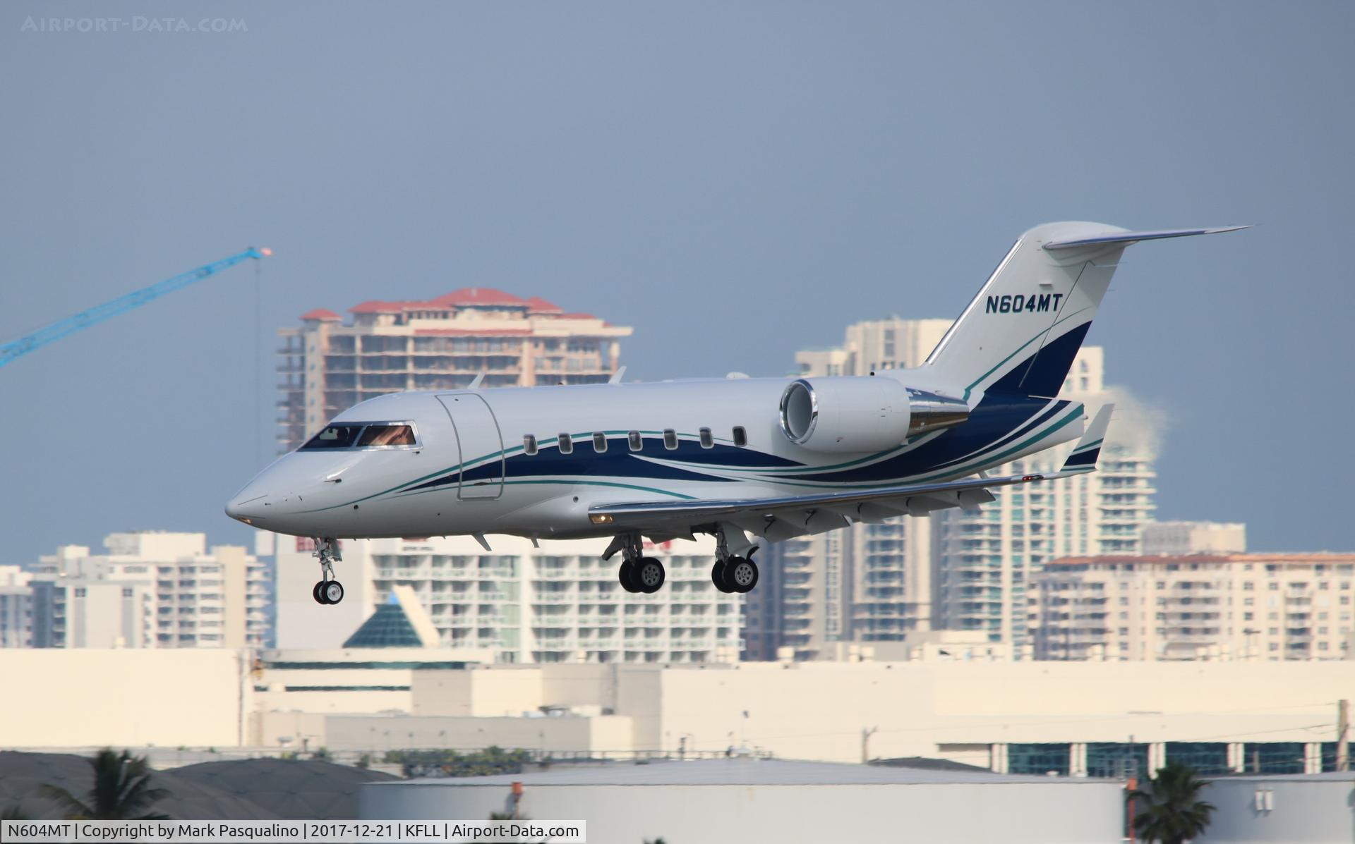 N604MT, 2000 Bombardier CL-600-2B16 C/N 5471, Challenger 604