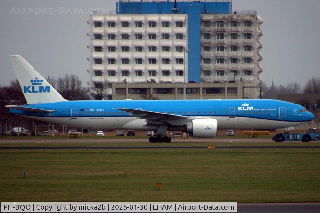 PH-BQO, 2007 Boeing 777-206/ER C/N 35295, Taxiing