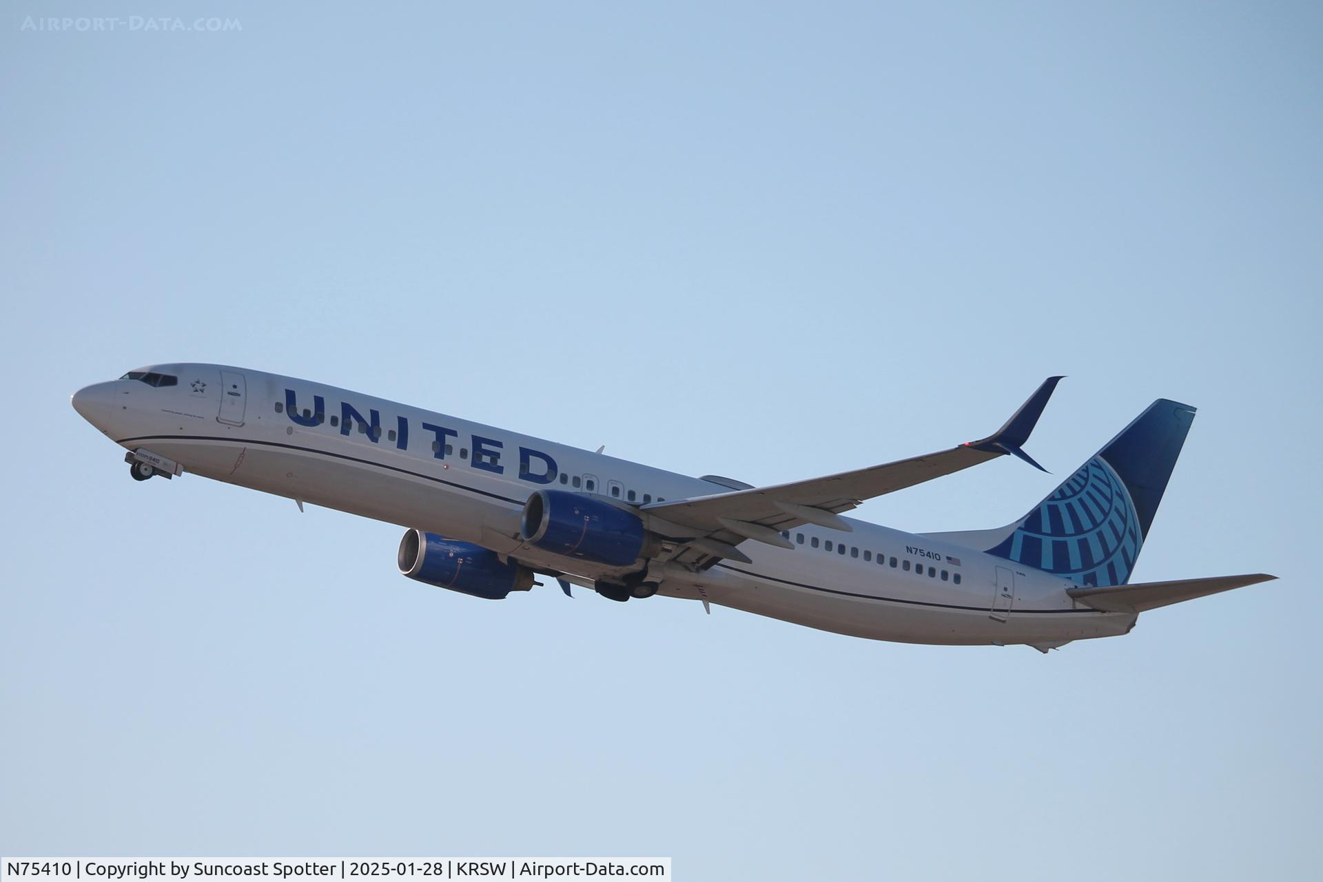 N75410, 2001 Boeing 737-924 C/N 30127, United Flight 1809 departs Runway 6 at Southwest Florida International Airport enroute to Houston-Bush Intercontinental Airport