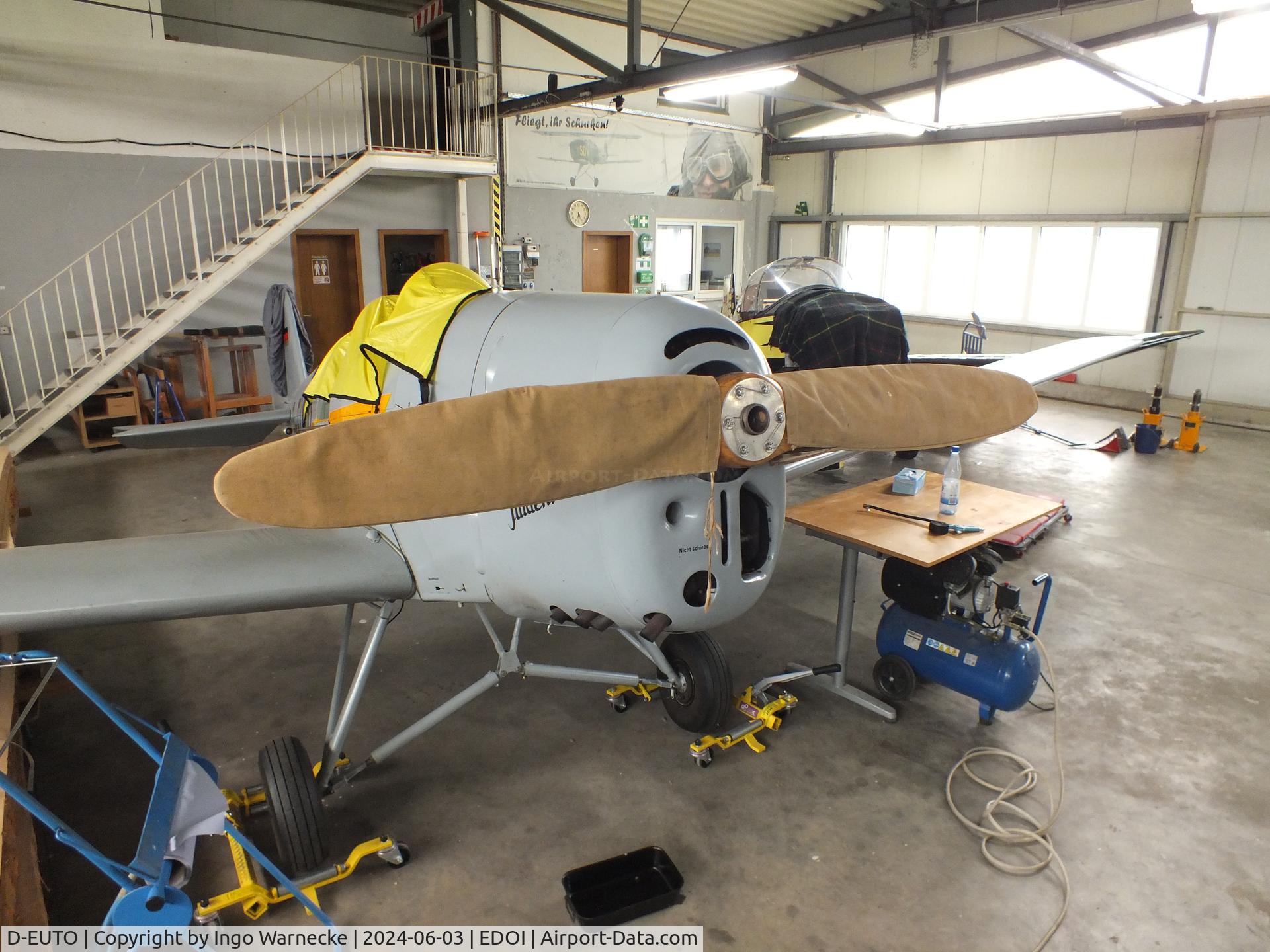 D-EUTO, 1939 Bucker Bu-180B Student C/N 2115, Bücker Bü 180B Student undergoing maintenance at Bienenfarm airfield (home of part of the collection of Quax, association for the promotion of historic aircraft e.V.), Paulinenaue