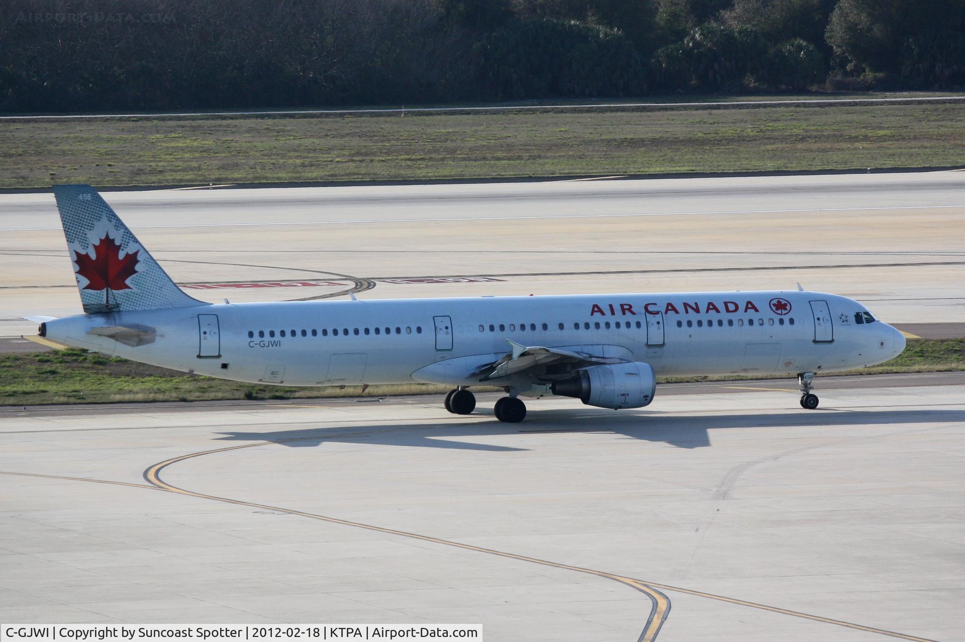 C-GJWI, 2002 Airbus A321-211 C/N 1772, Air Canada Flight 903 taxis for departure from Tampa International Airport